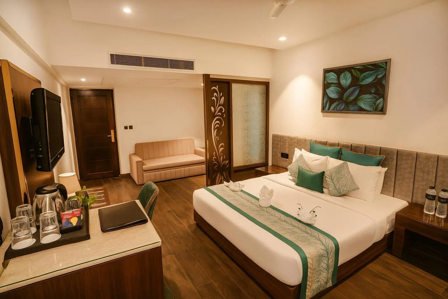 Bedroom, Bed in Hotel Horizon - Near Fateh Sagar Lake Udaipur