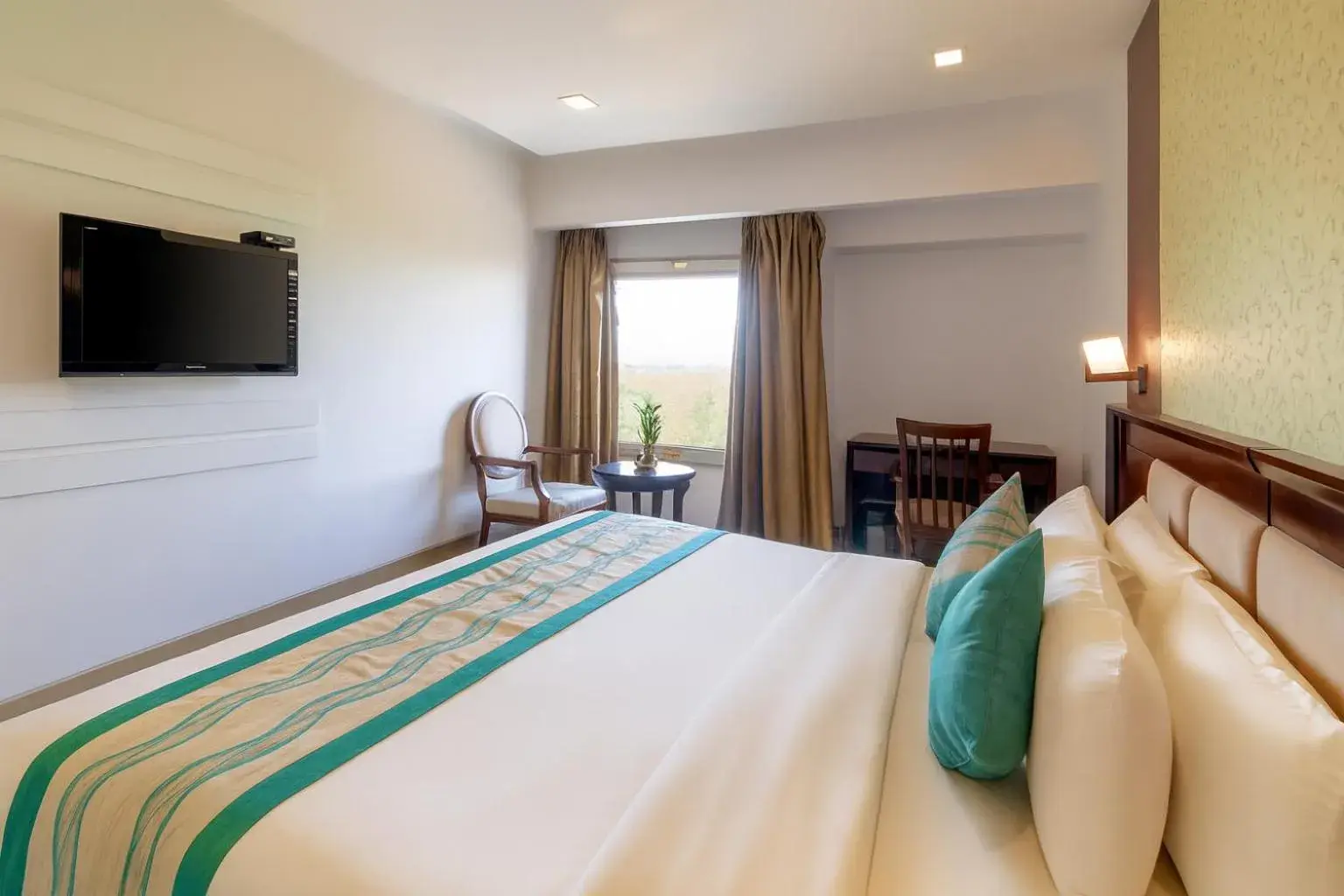 Deluxe Double Room in Hotel Horizon - Near Fateh Sagar Lake Udaipur Deluxe Double Room in Hotel Horizon - Near Fateh Sagar Lake Udaipur