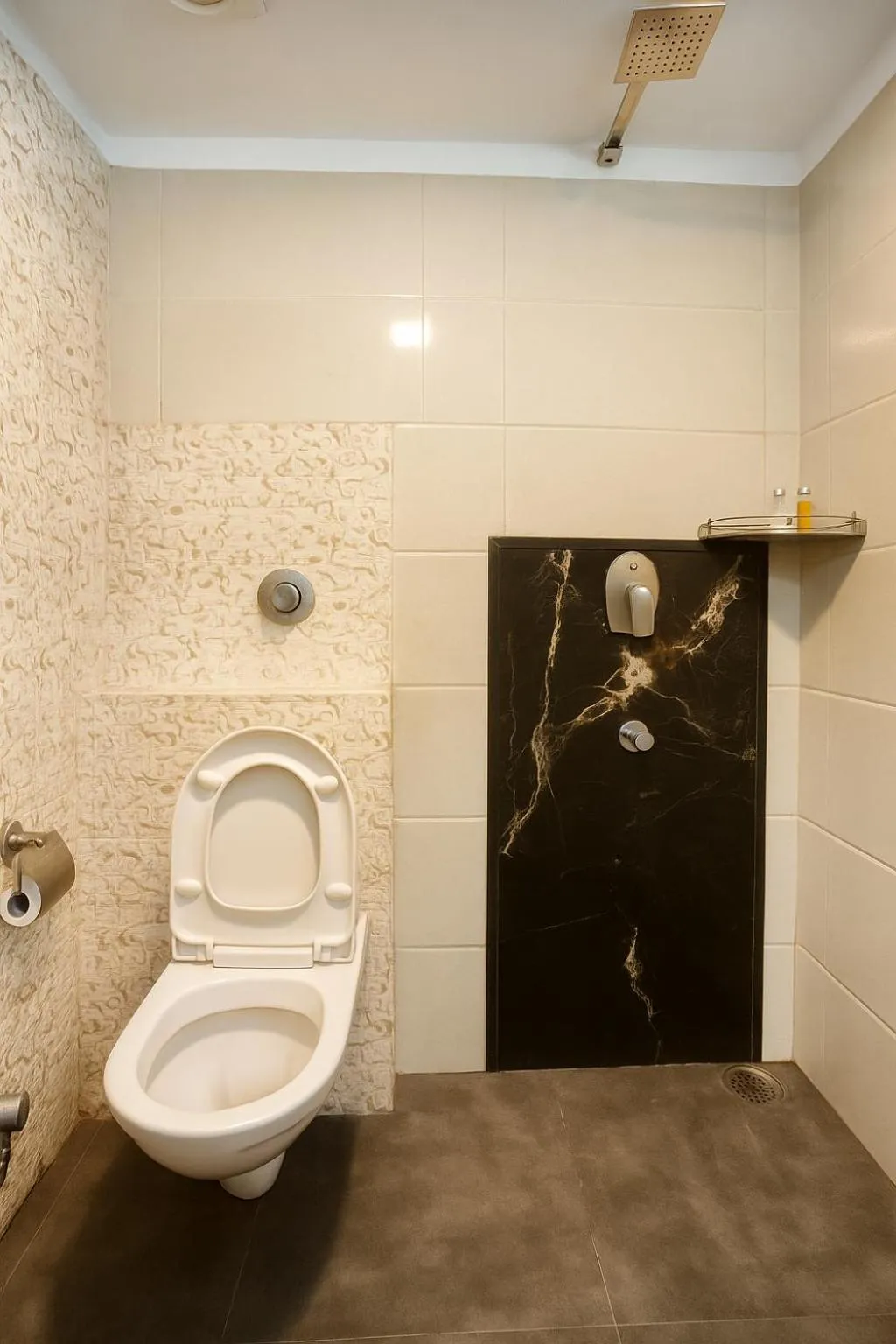 Bathroom in Hotel Horizon - Near Fateh Sagar Lake Udaipur