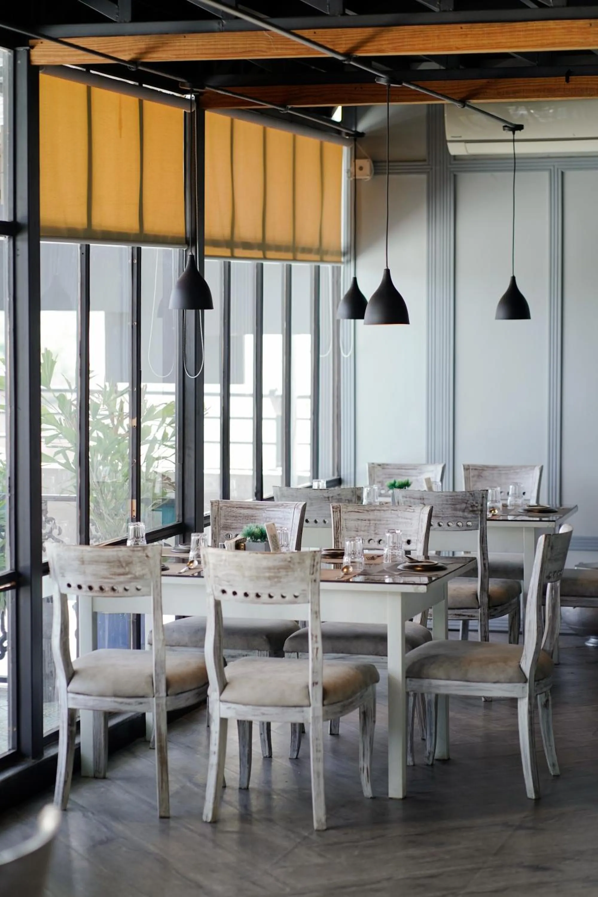 Restaurant/places to eat in Hotel Horizon - Near Fateh Sagar Lake Udaipur