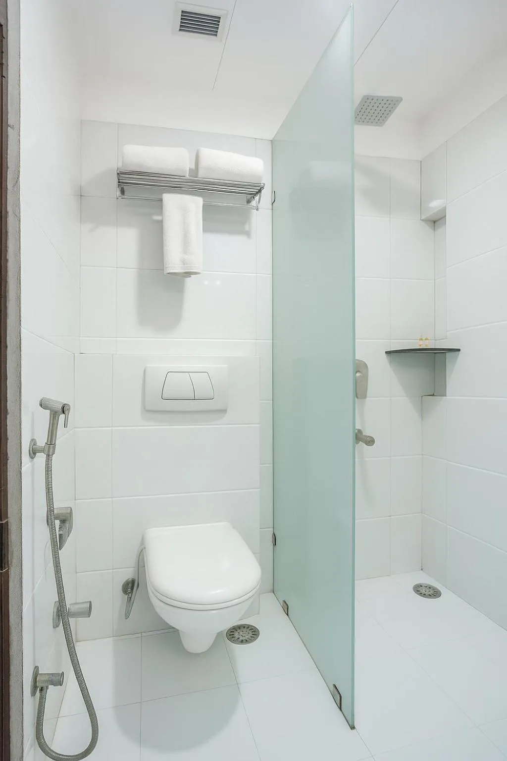 Bathroom in Hotel Horizon - Near Fateh Sagar Lake Udaipur