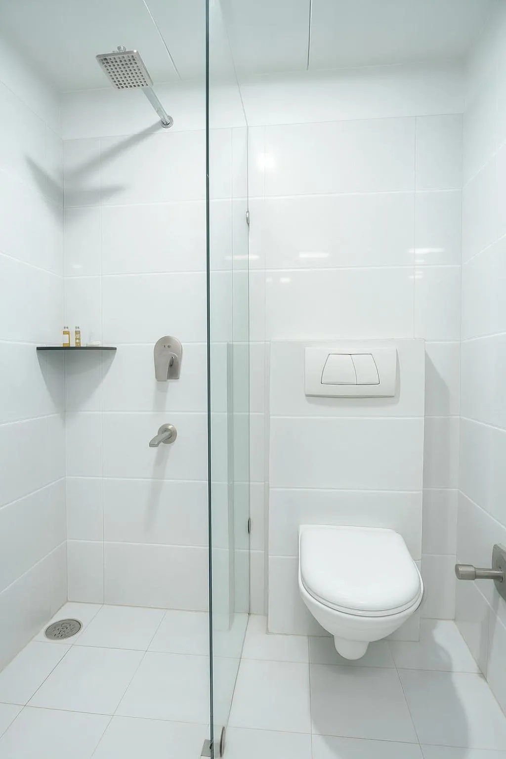 Bathroom in Hotel Horizon - Near Fateh Sagar Lake Udaipur