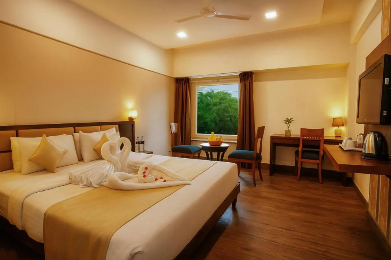 Bed in Hotel Horizon - Near Fateh Sagar Lake Udaipur