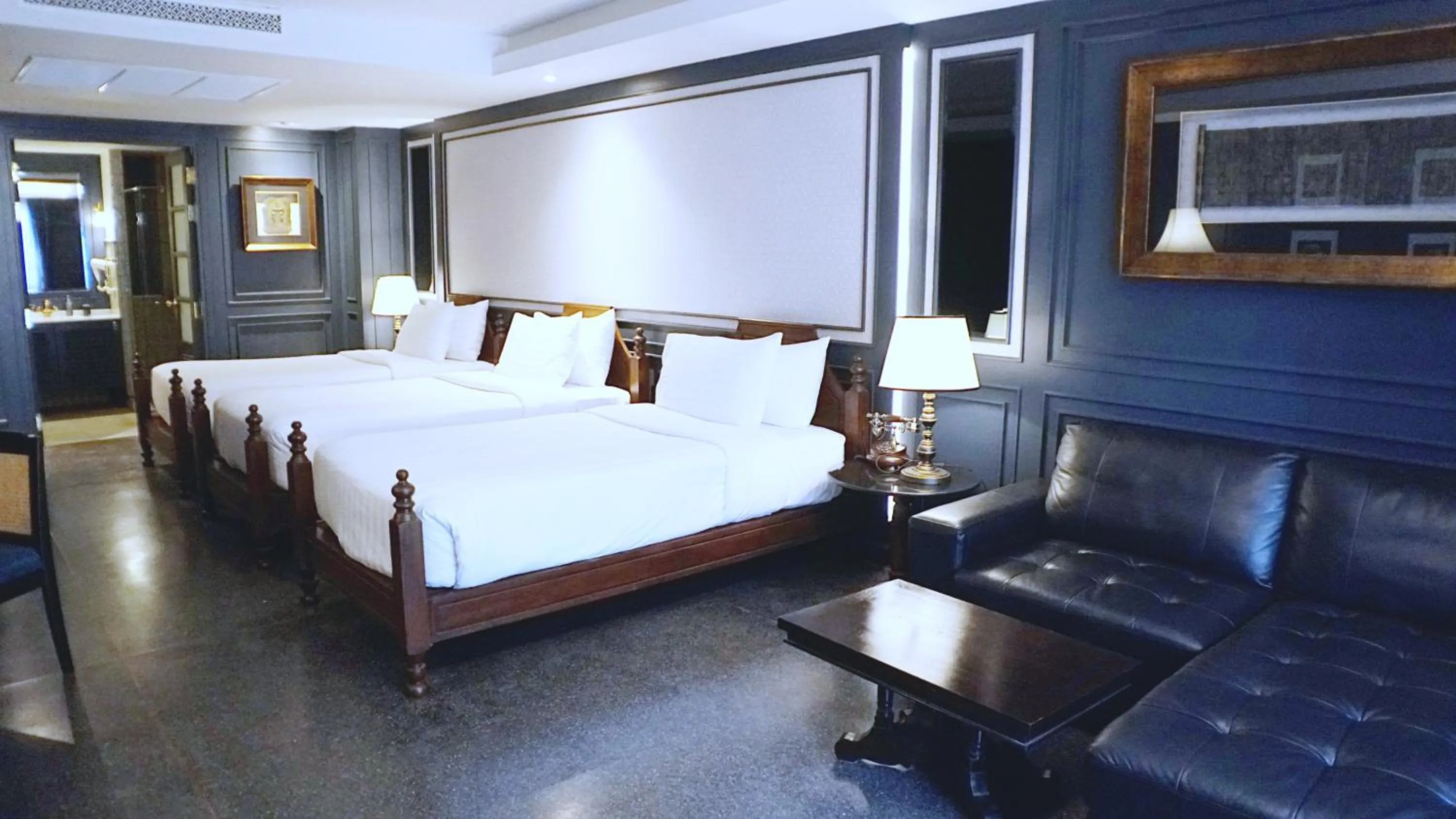 Bed in Buri Sriping Riverside Resort & Spa