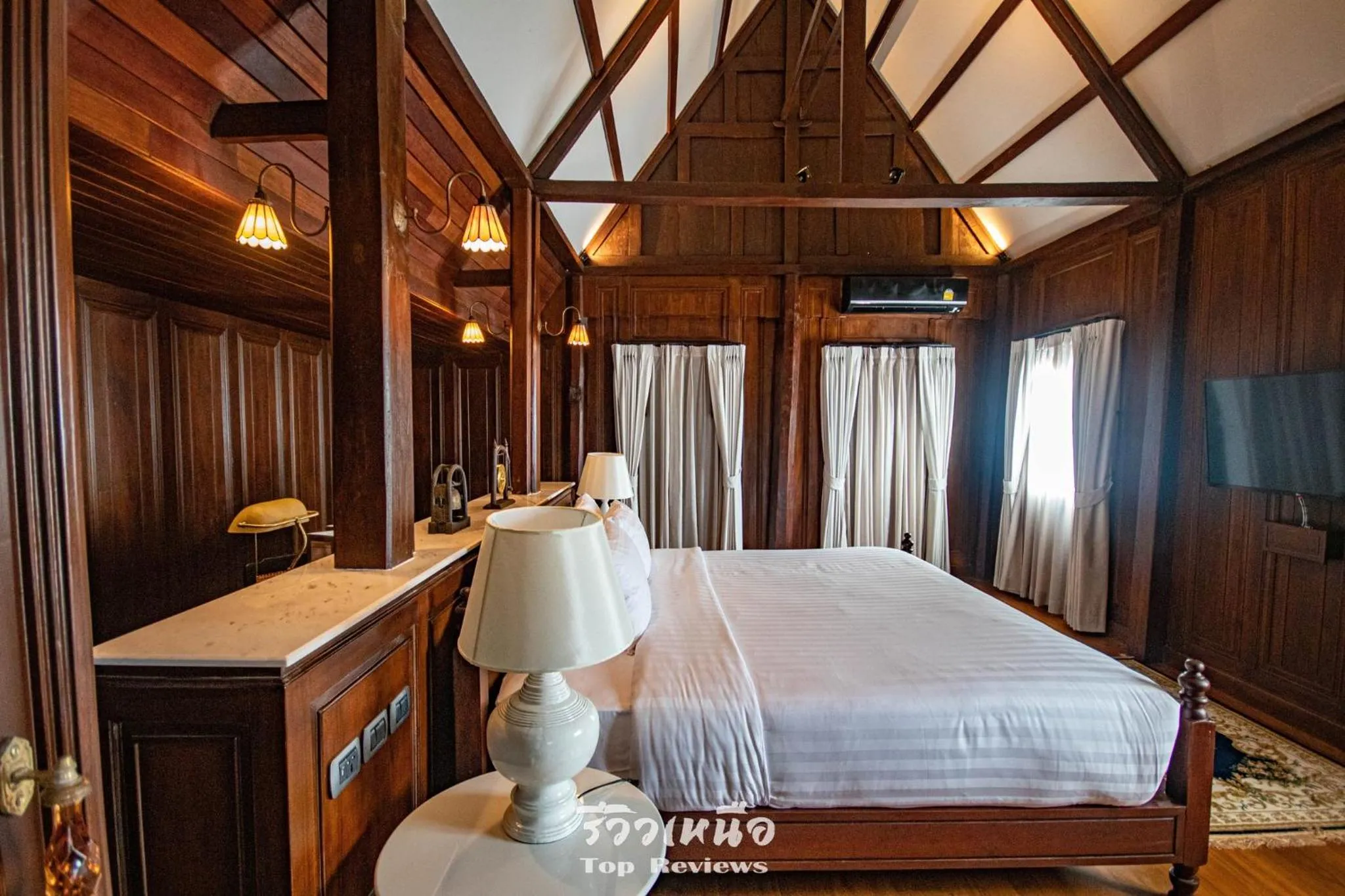 Bed in Buri Sriping Riverside Resort & Spa