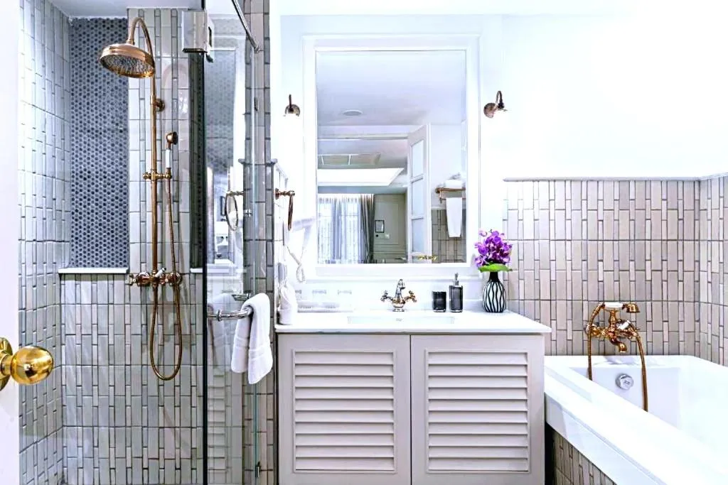 Shower in Buri Sriping Riverside Resort & Spa