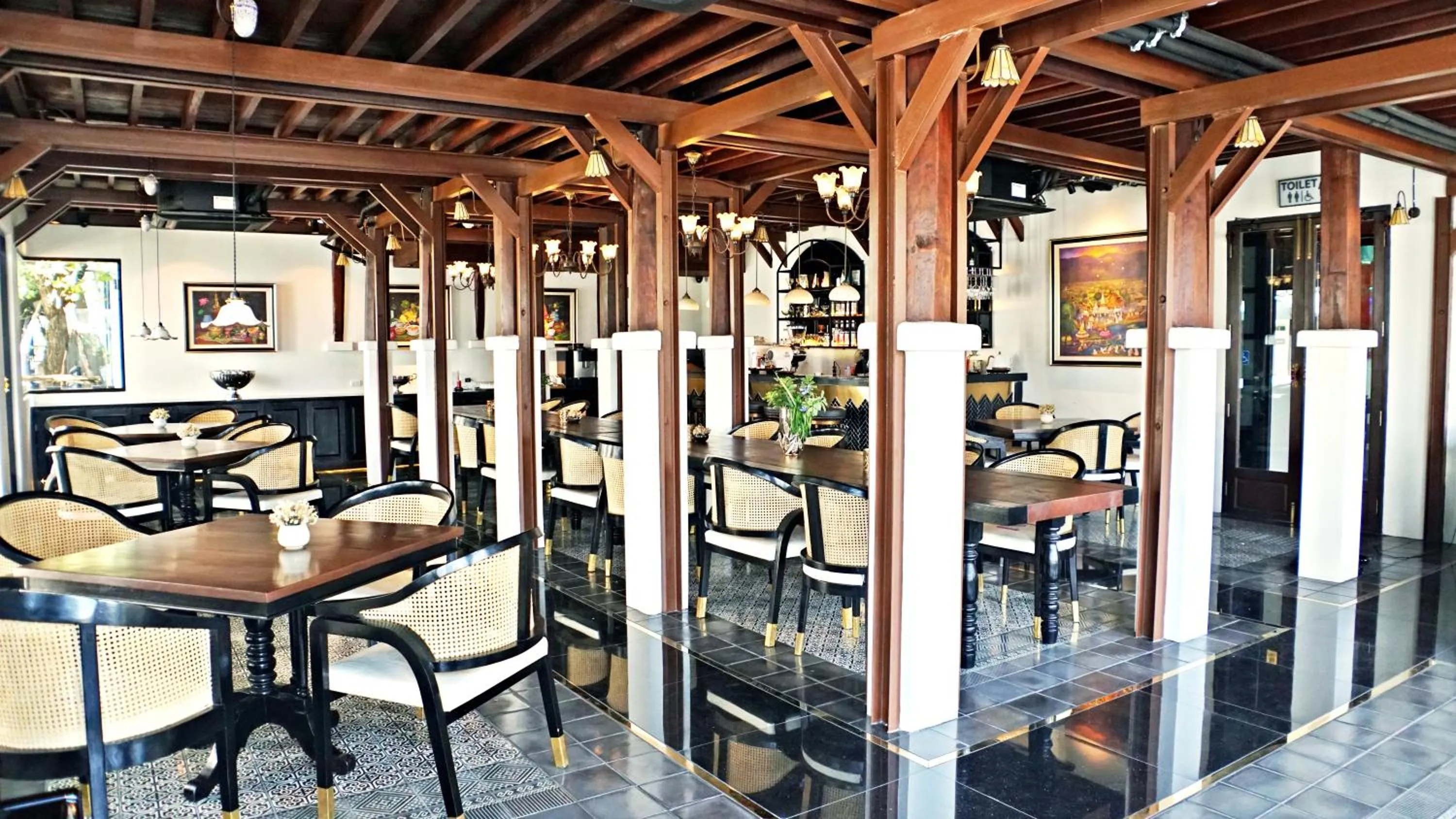 Restaurant/places to eat in Buri Sriping Riverside Resort & Spa