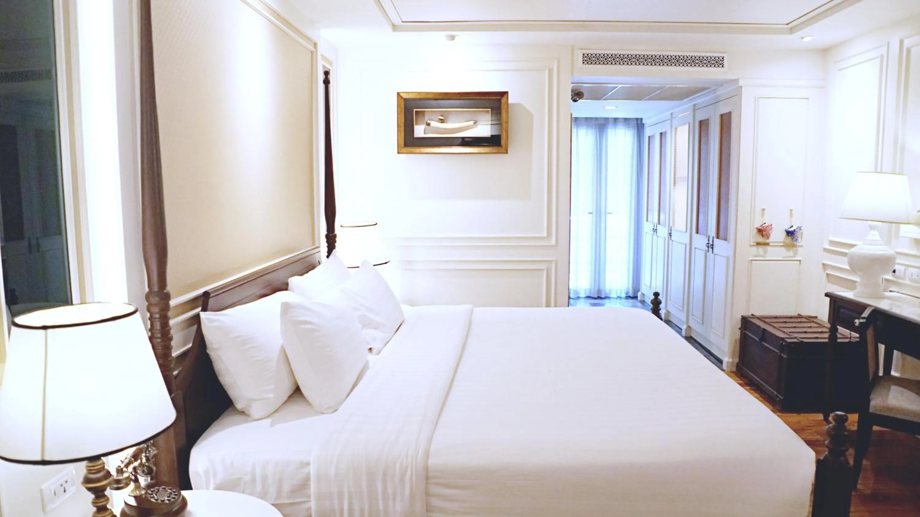 Bed in Buri Sriping Riverside Resort & Spa