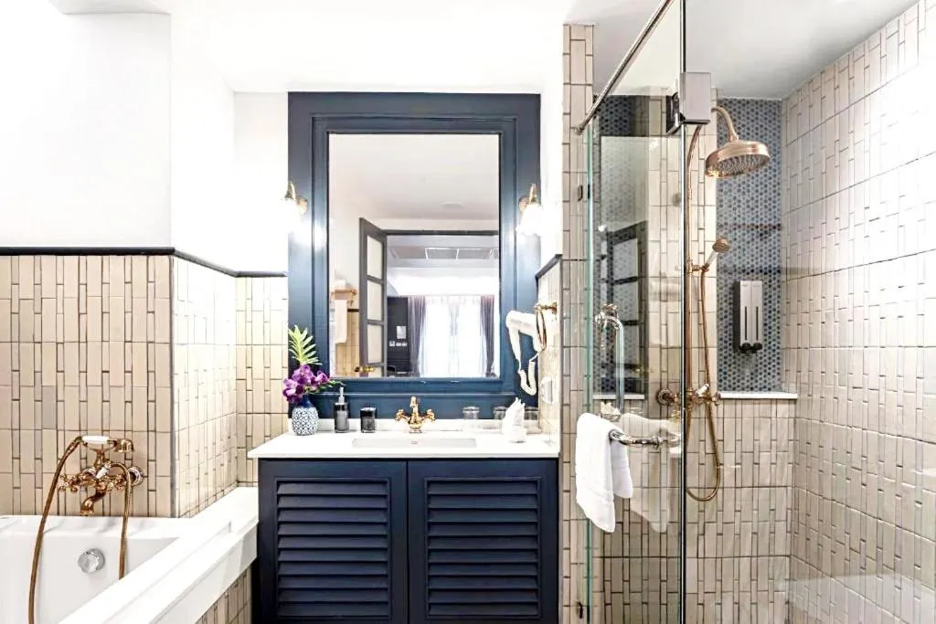 Shower in Buri Sriping Riverside Resort & Spa