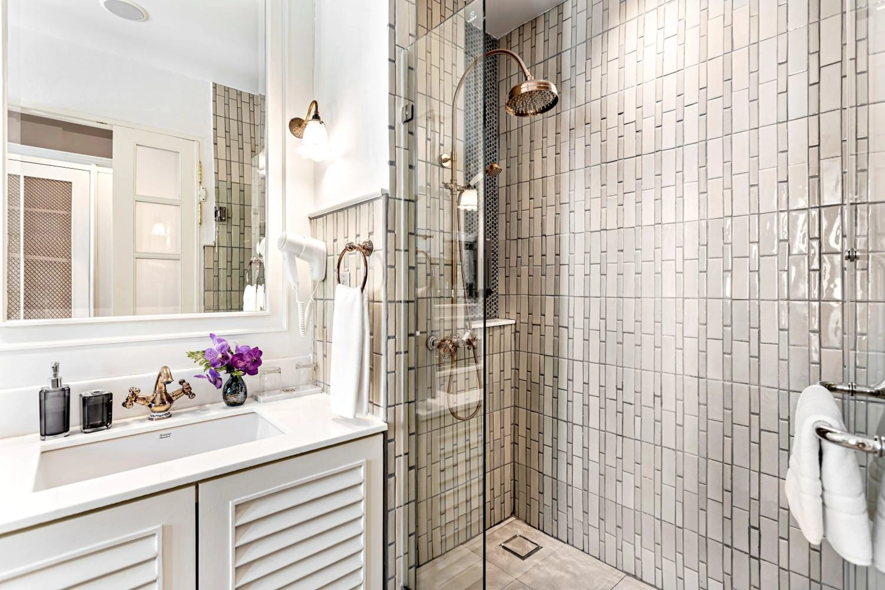 Shower in Buri Sriping Riverside Resort & Spa