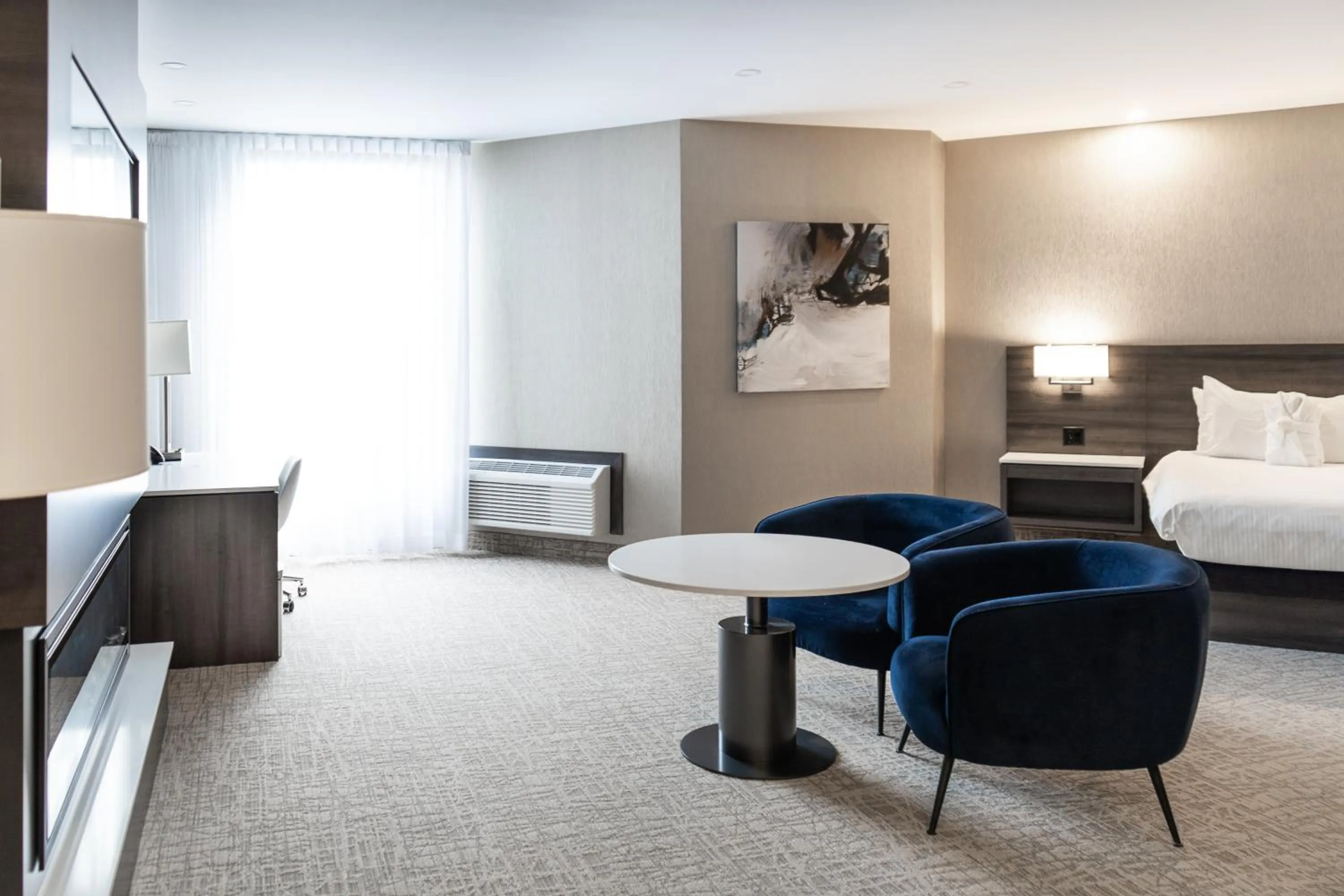 Bed in White Oaks Conference & Resort Spa