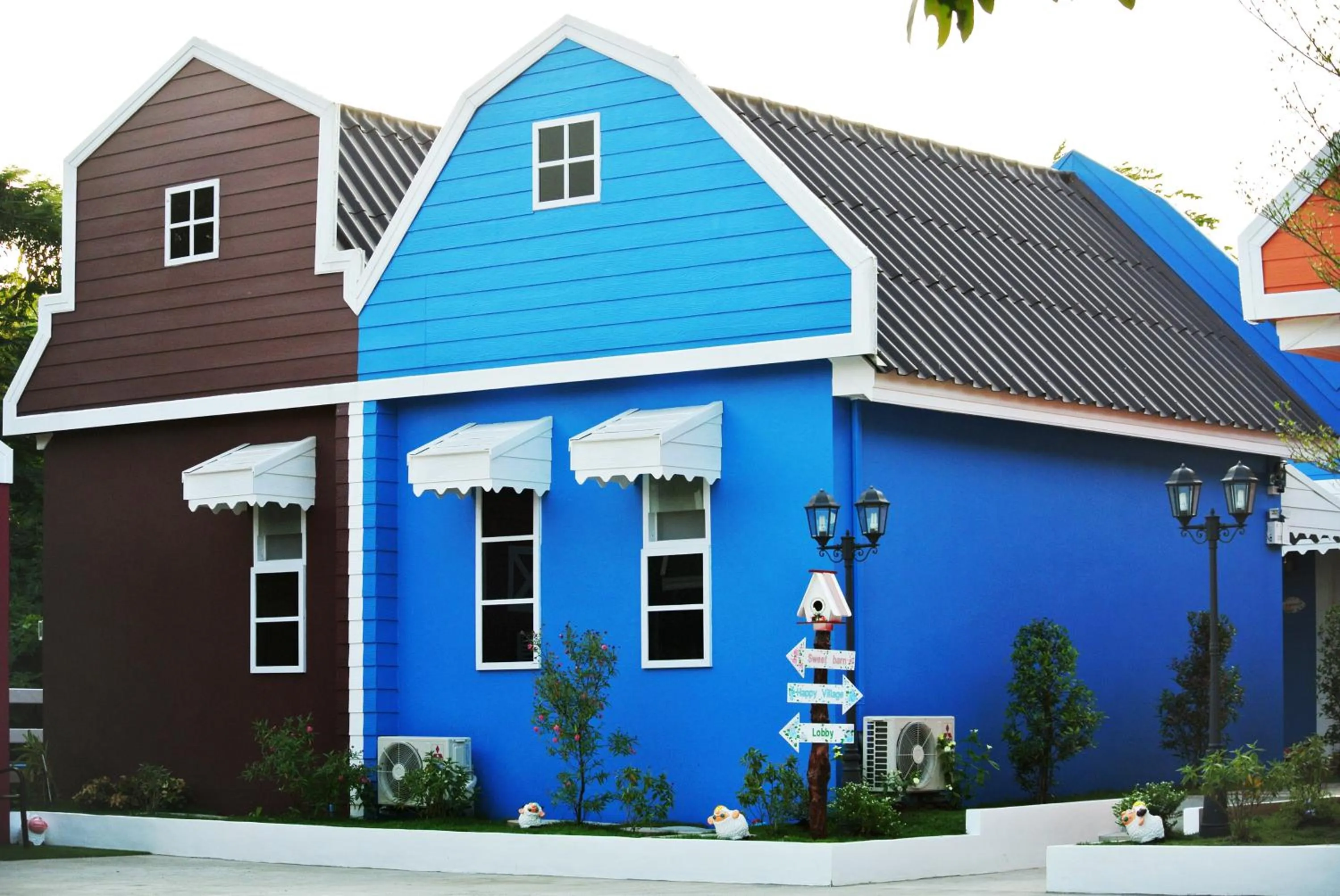 Facade/entrance in Color Ville Hotel SHA Certified