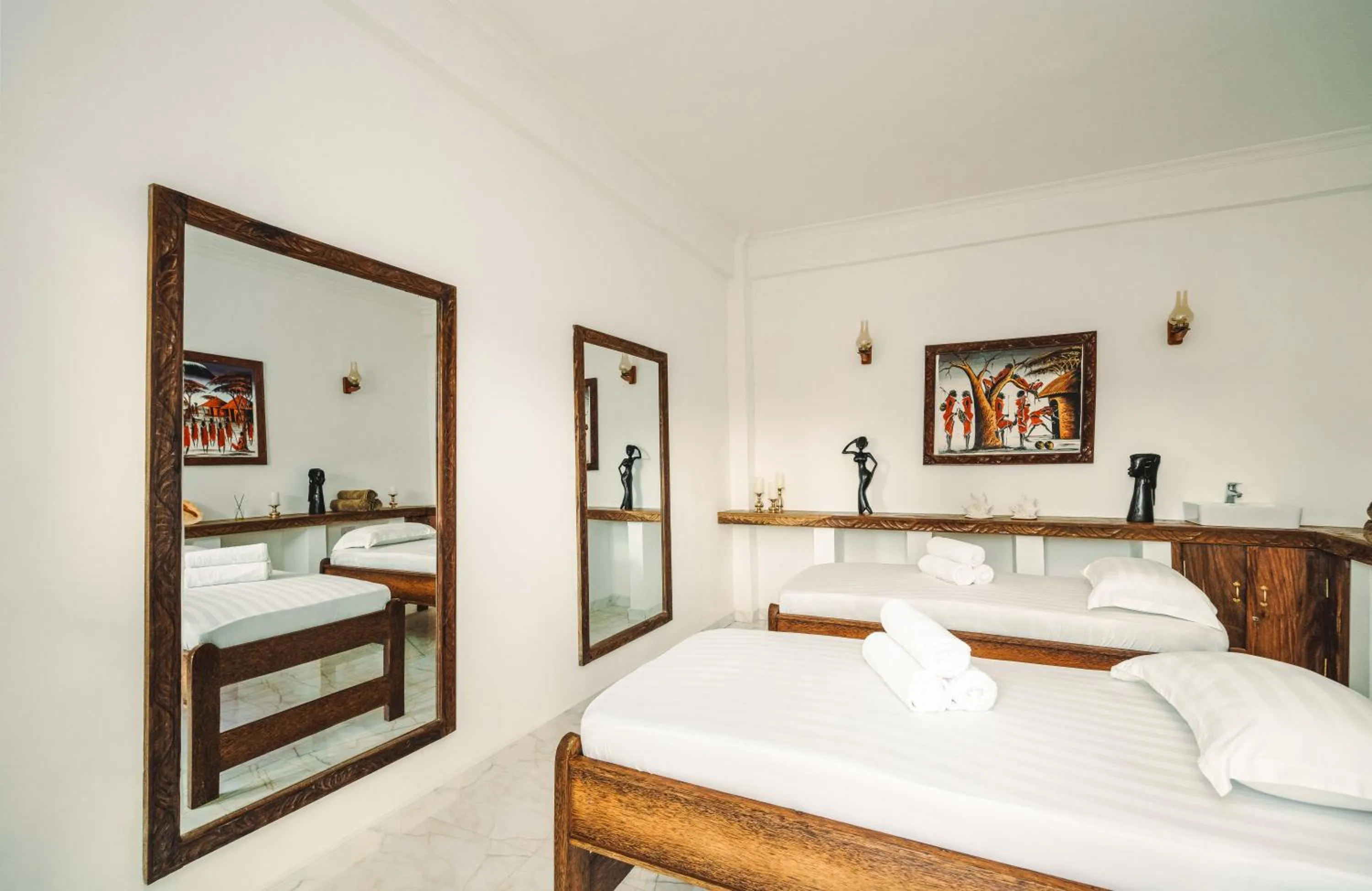 Spa and wellness centre/facilities, Bed in Karibu Beach Resort