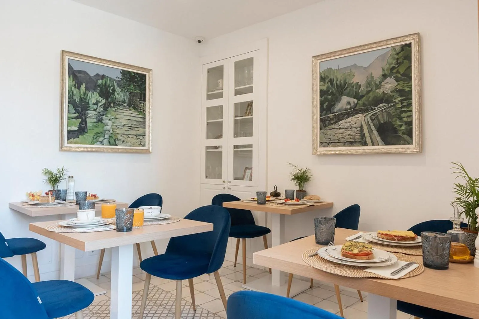 Dining area in Petit Biniaraix