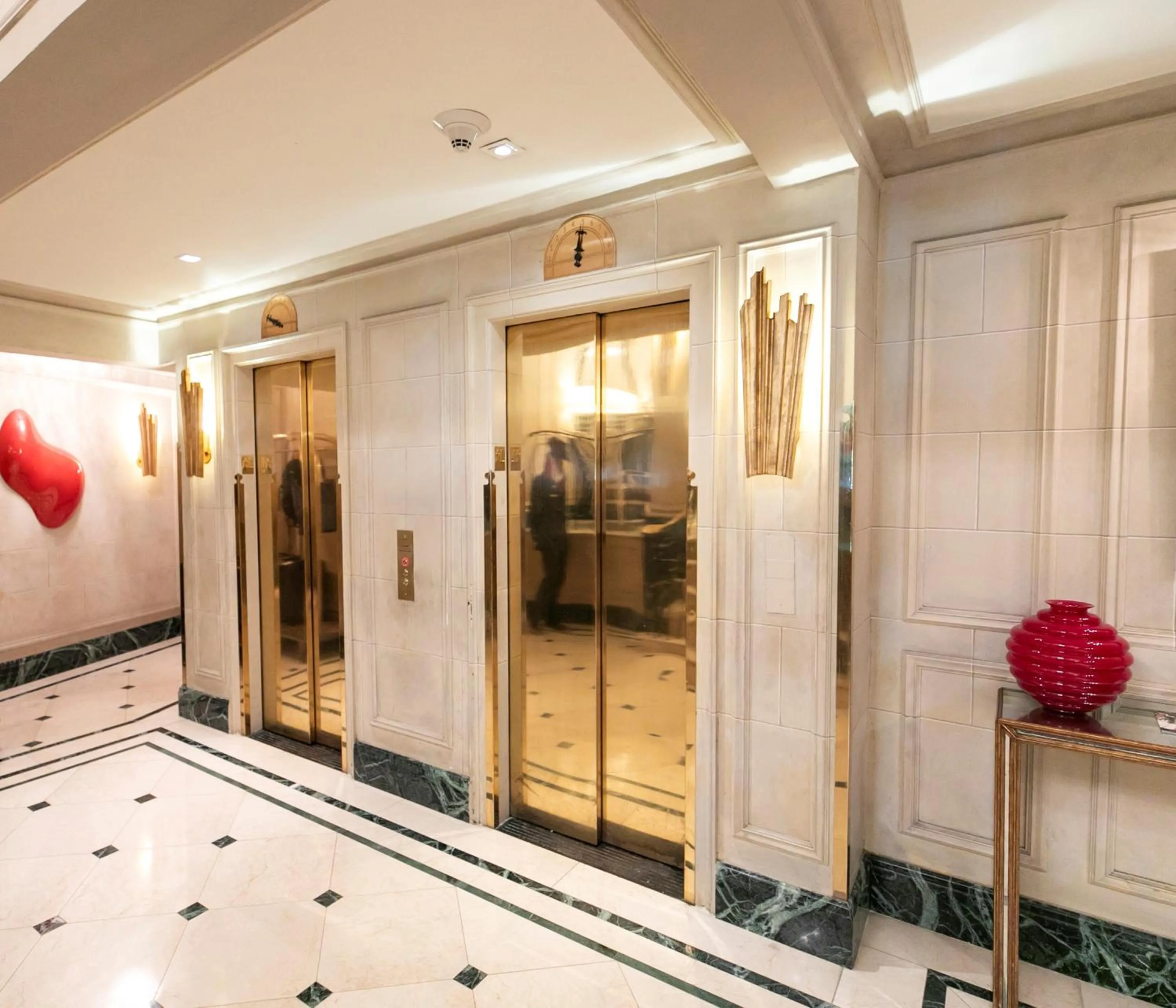 Lobby or reception in The Eliot Hotel