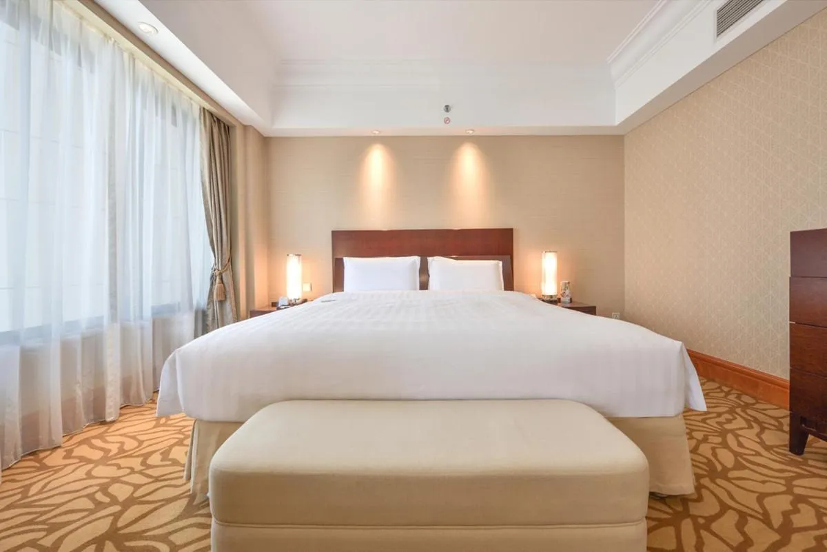 Bed in Furama Hotel Dalian
