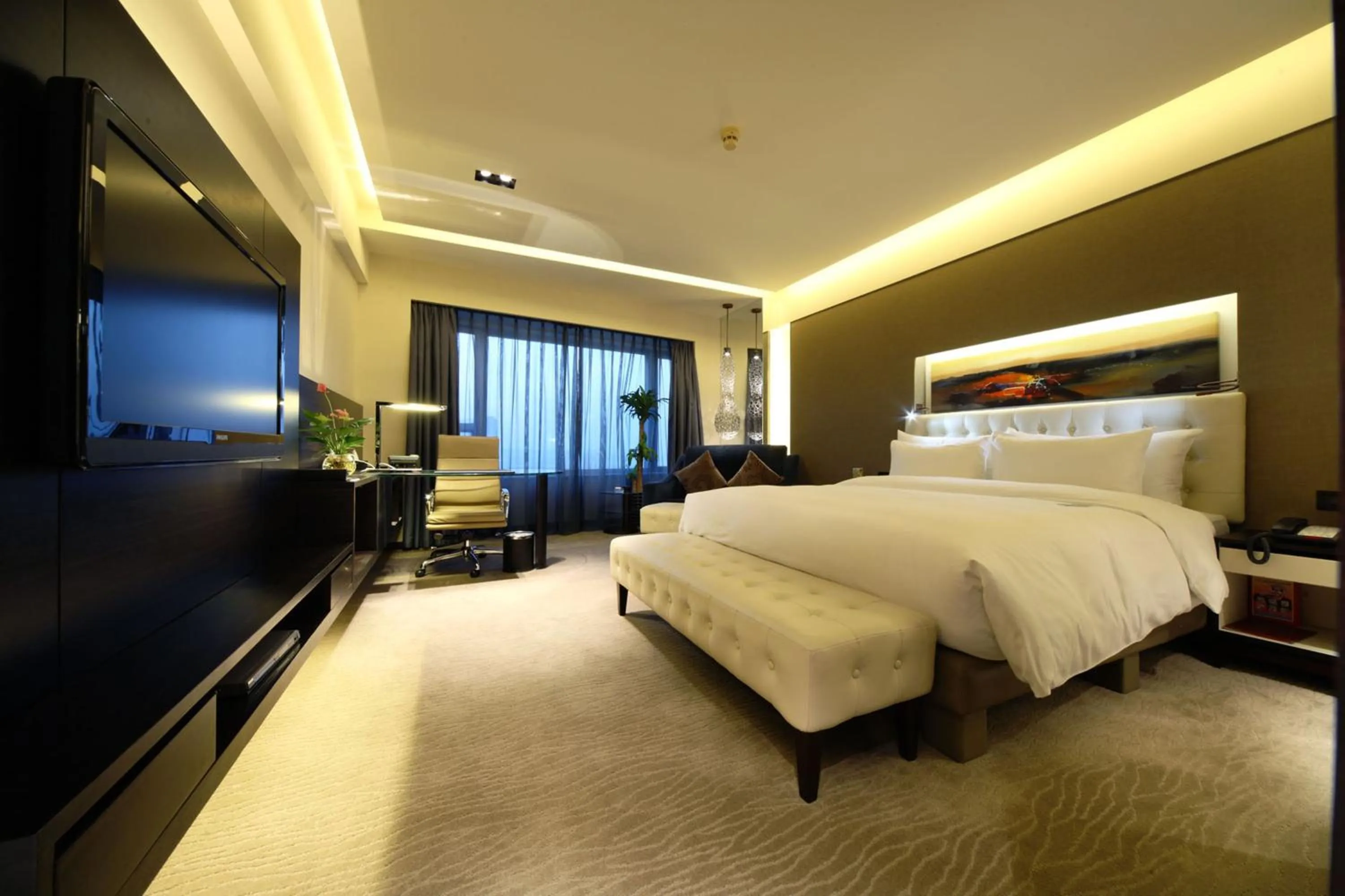 Executive Double Room - West Wing in Furama Hotel Dalian