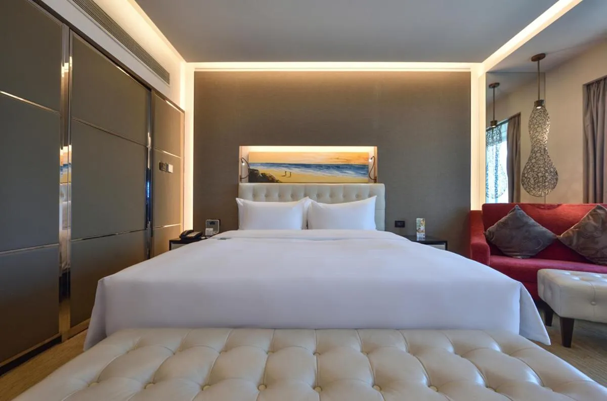 Bed in Furama Hotel Dalian