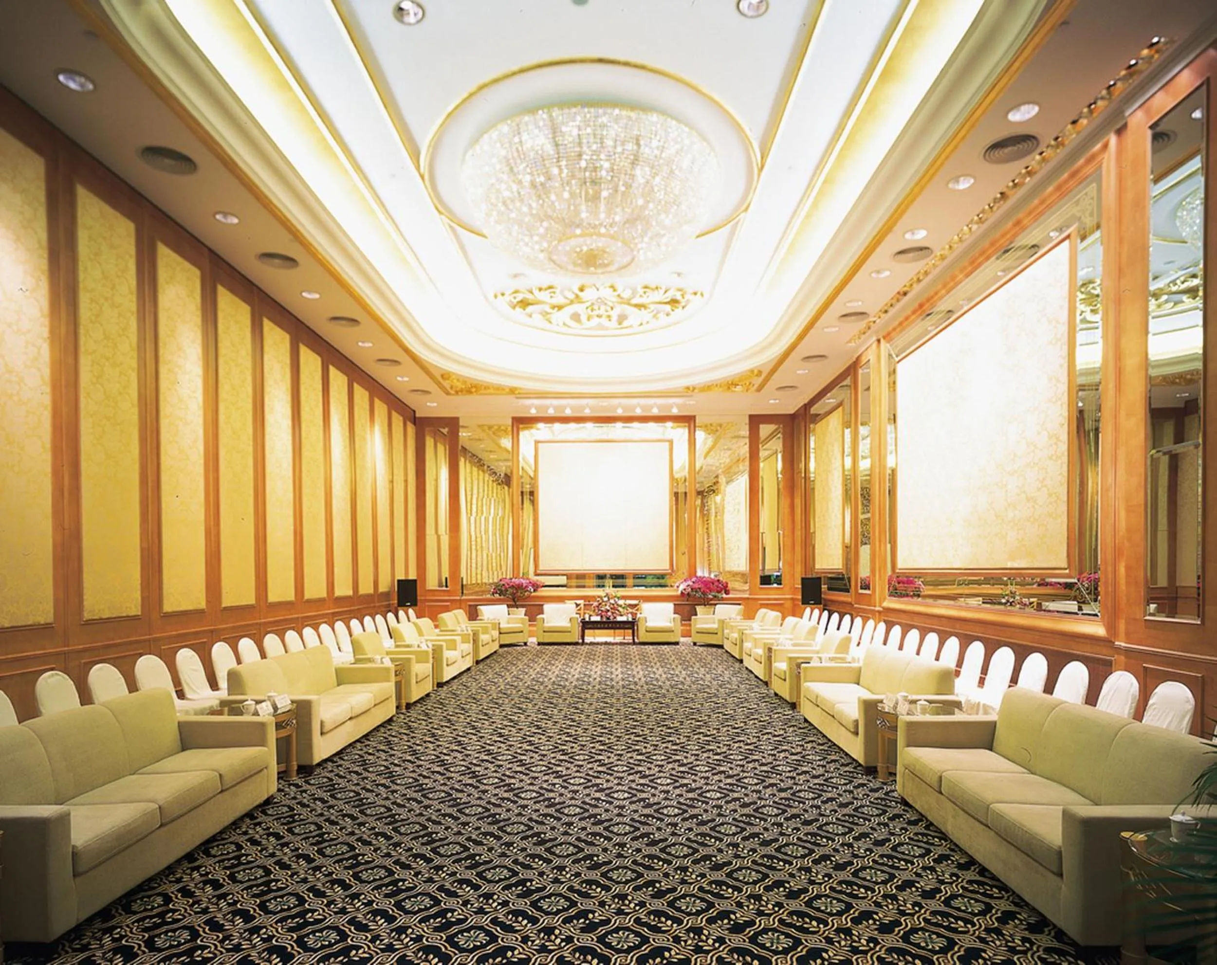 Business facilities in Furama Hotel Dalian