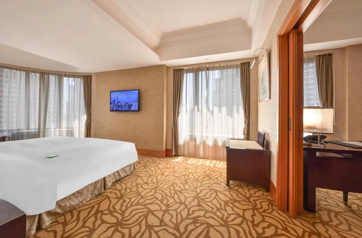 Bed in Furama Hotel Dalian