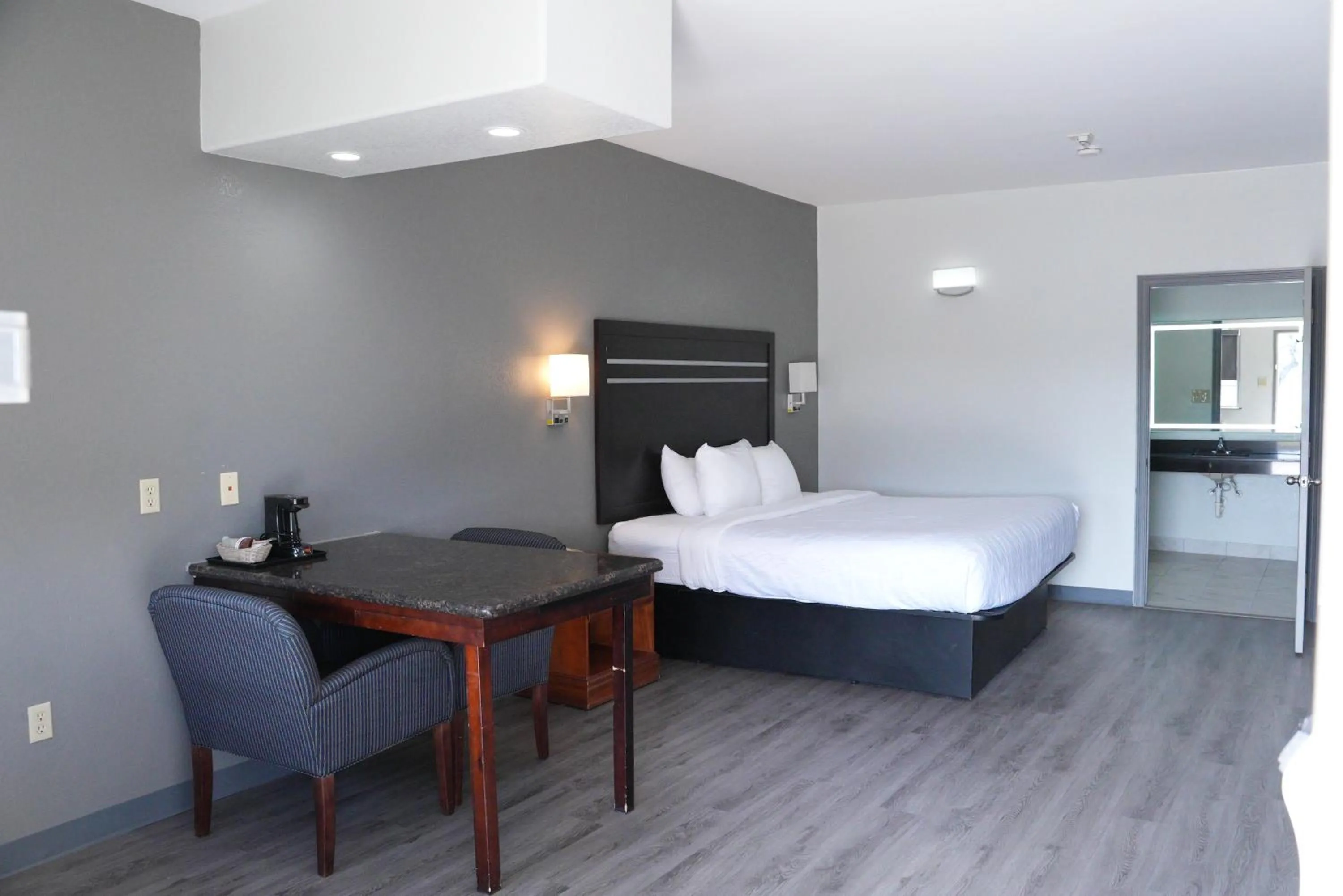 Sunbridge Inn & Suite Extended Stay