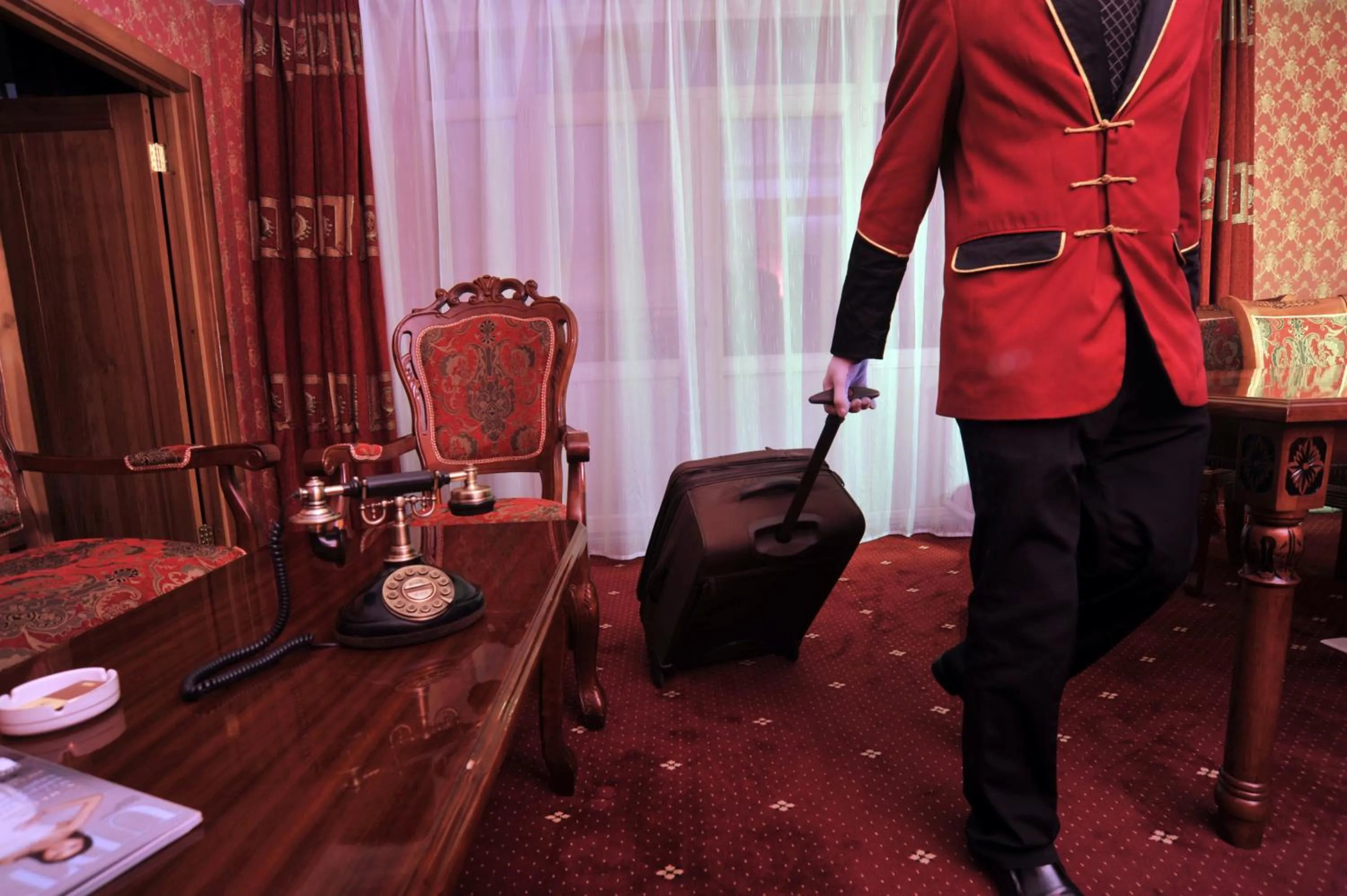 Living room in White House Hotel