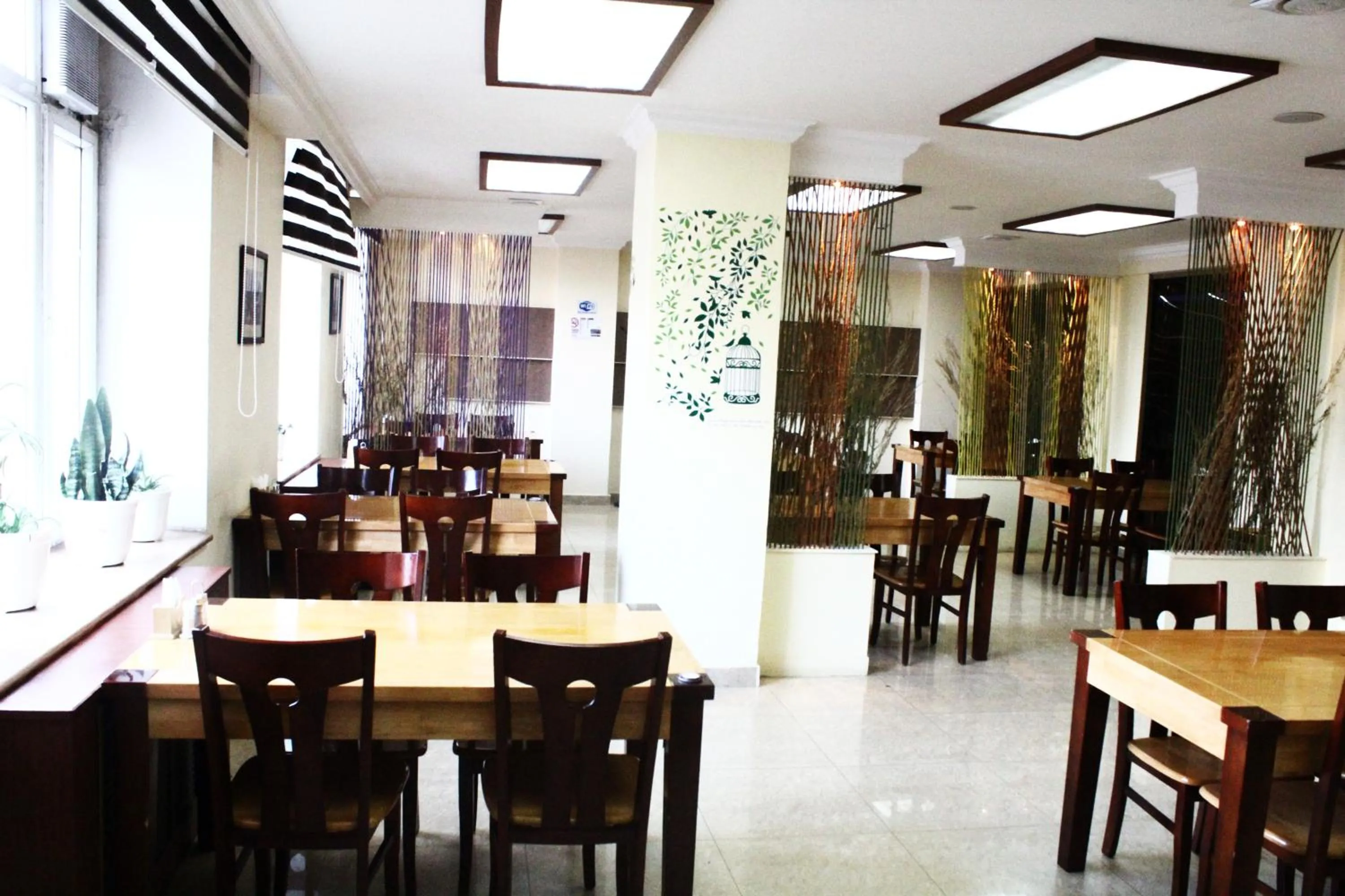 Coffee/tea facilities in White House Hotel