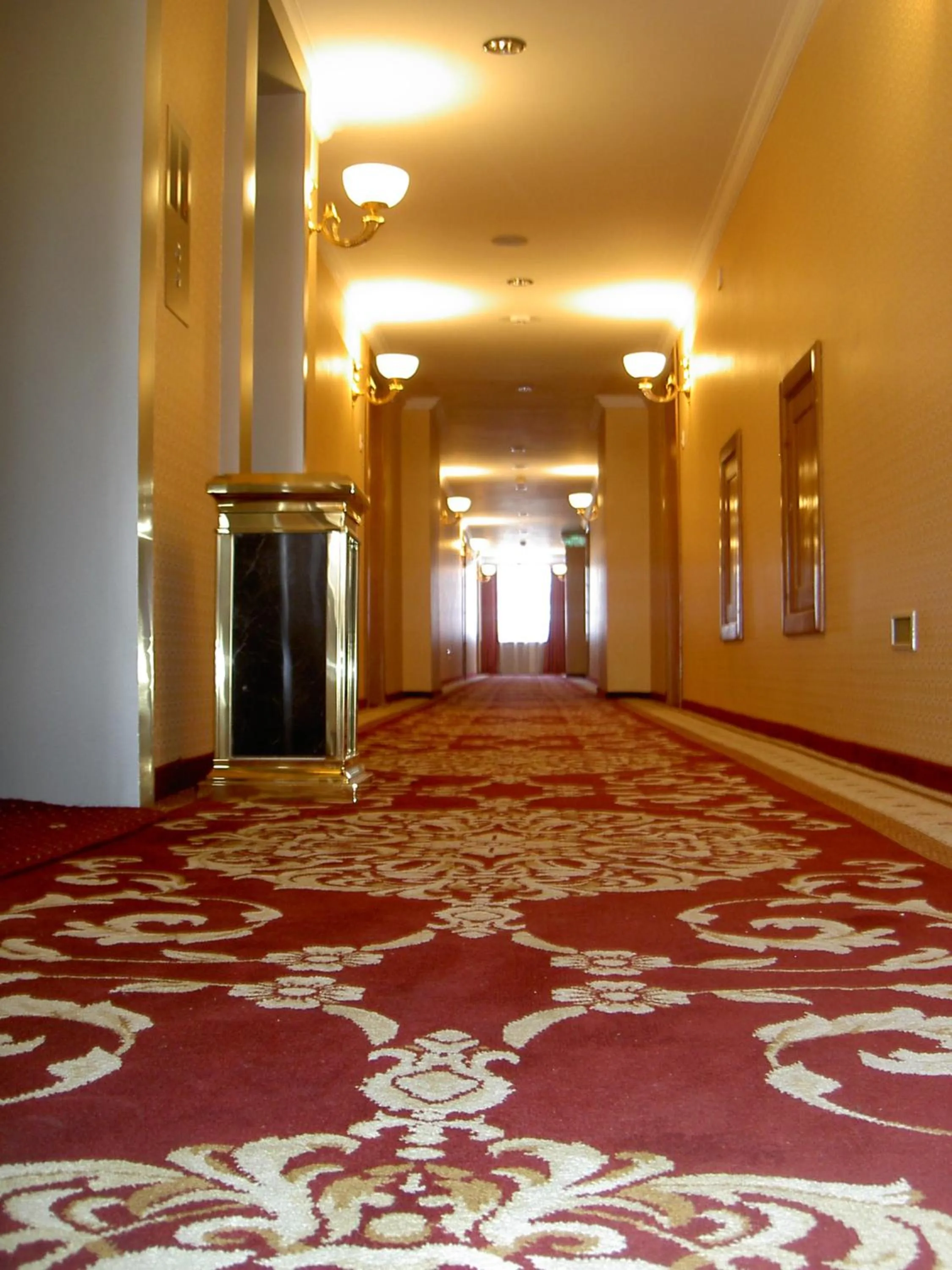 Day in White House Hotel