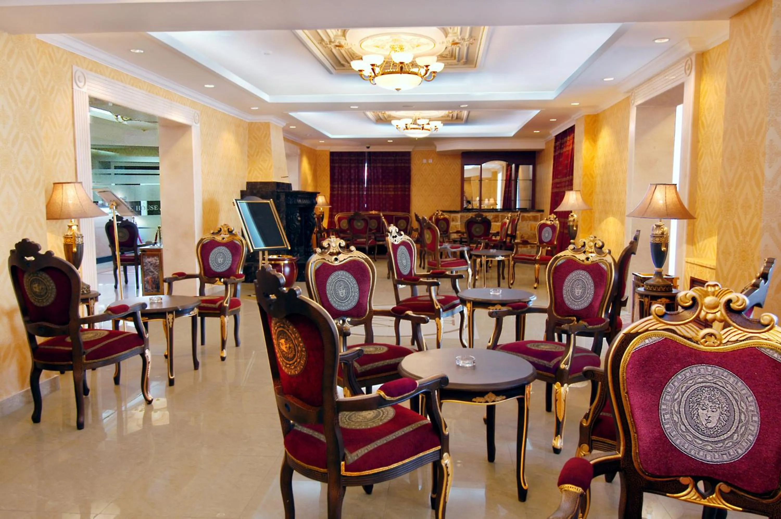 Coffee/tea facilities in White House Hotel
