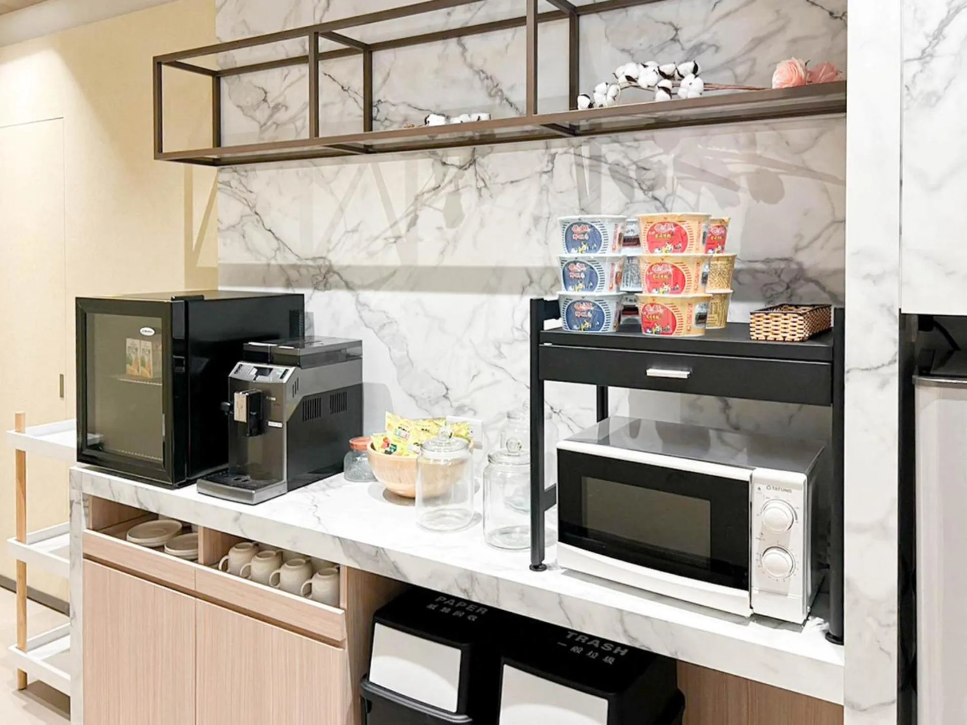 minibar in Royal Rose Hotel Zhongshan