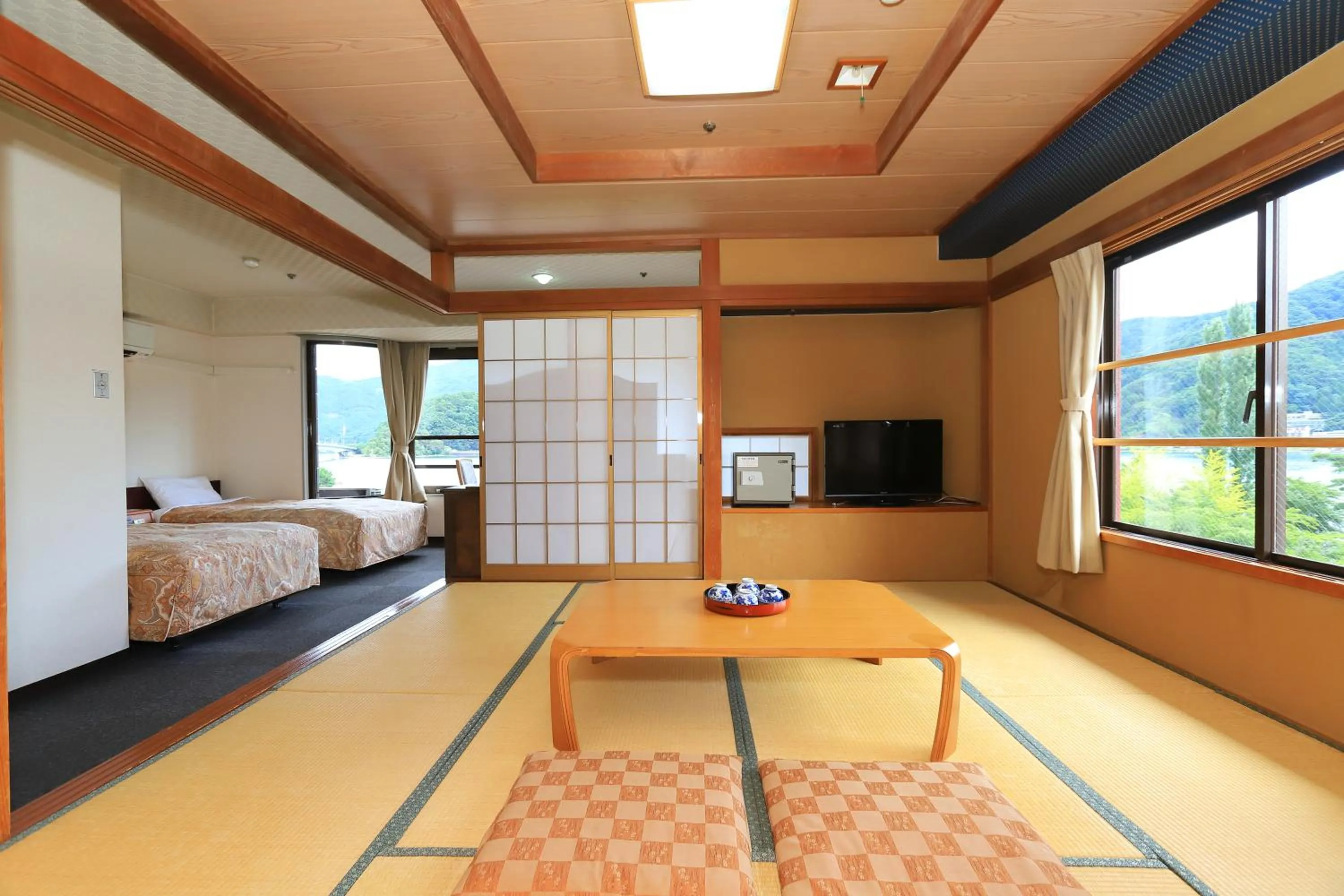 Photo of the whole room in Shiki-no-Yado Fujisan