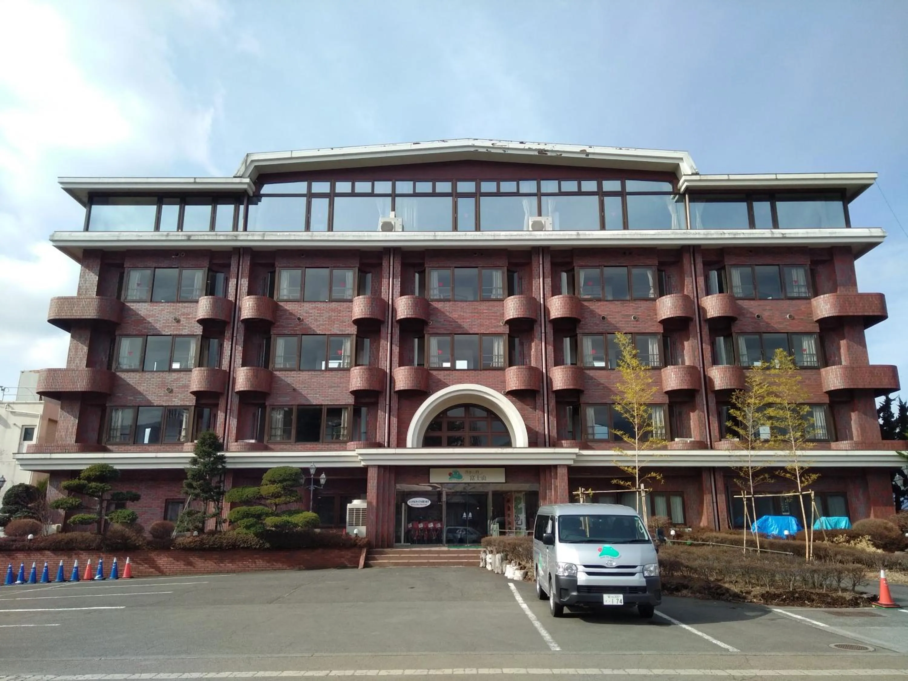 Facade/entrance in Shiki-no-Yado Fujisan
