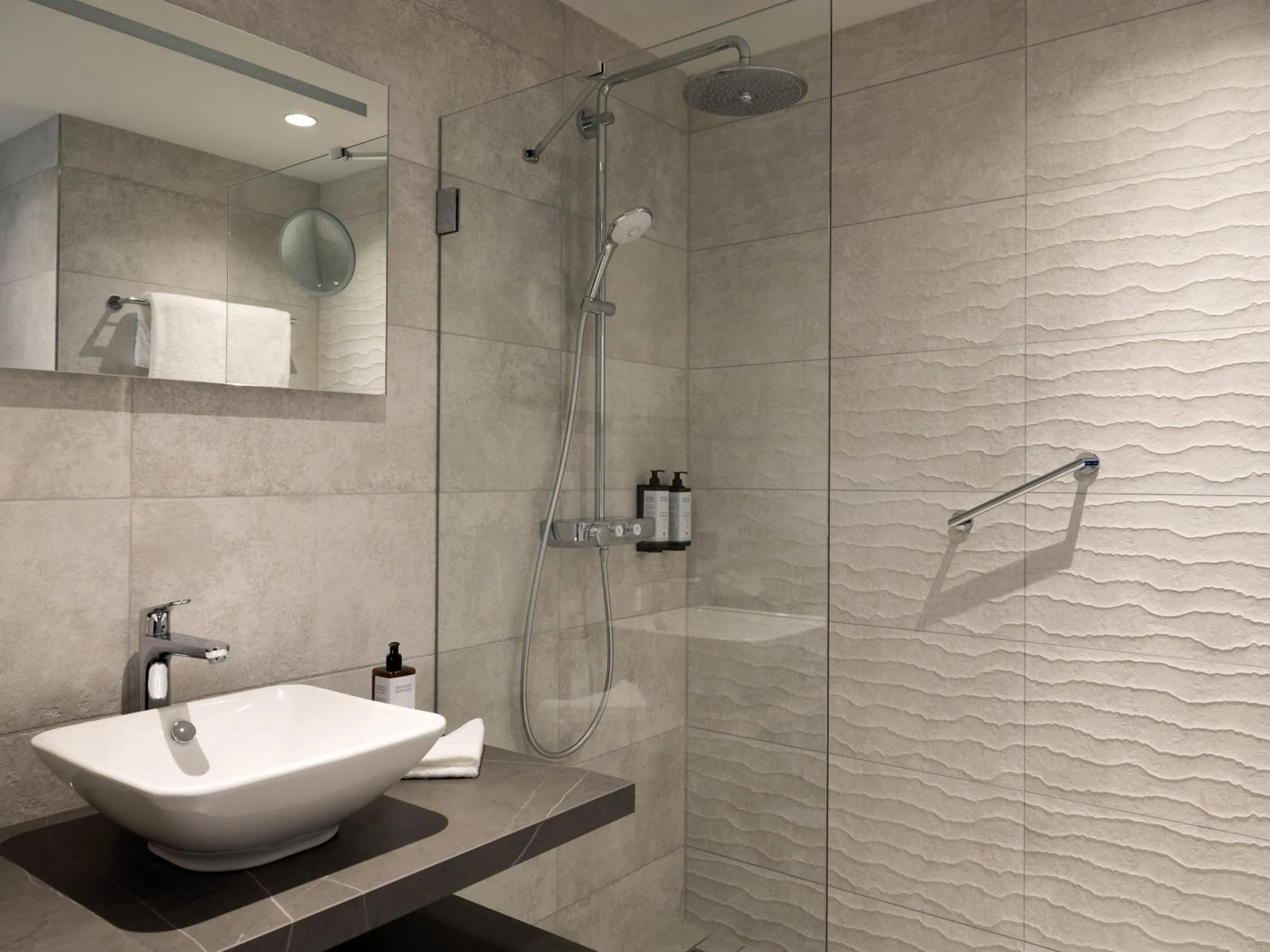 Bathroom in Mercure Amsterdam North Station