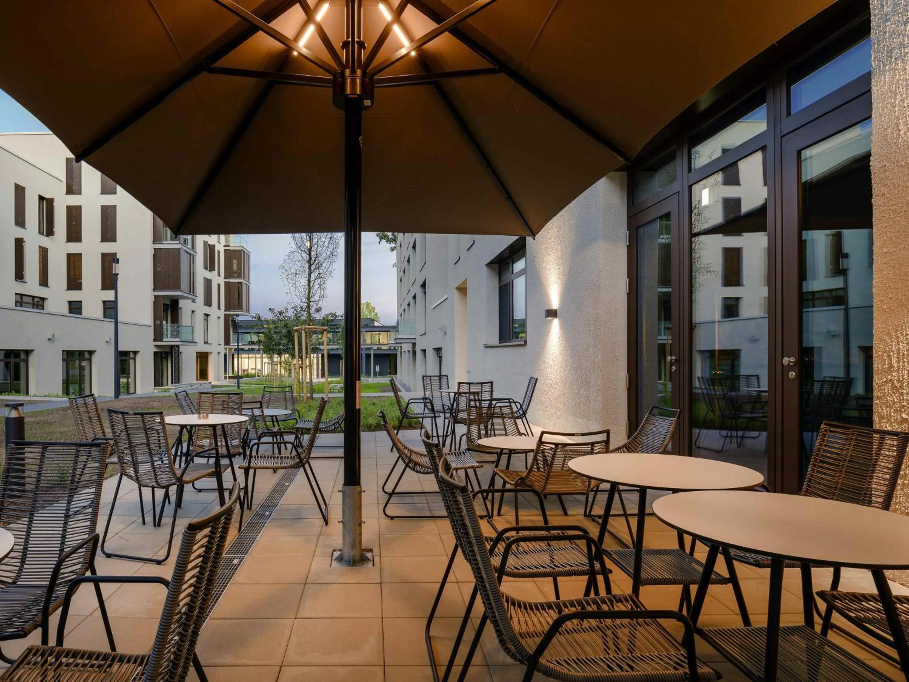 Lounge or bar in ibis Styles Friedrichshafen