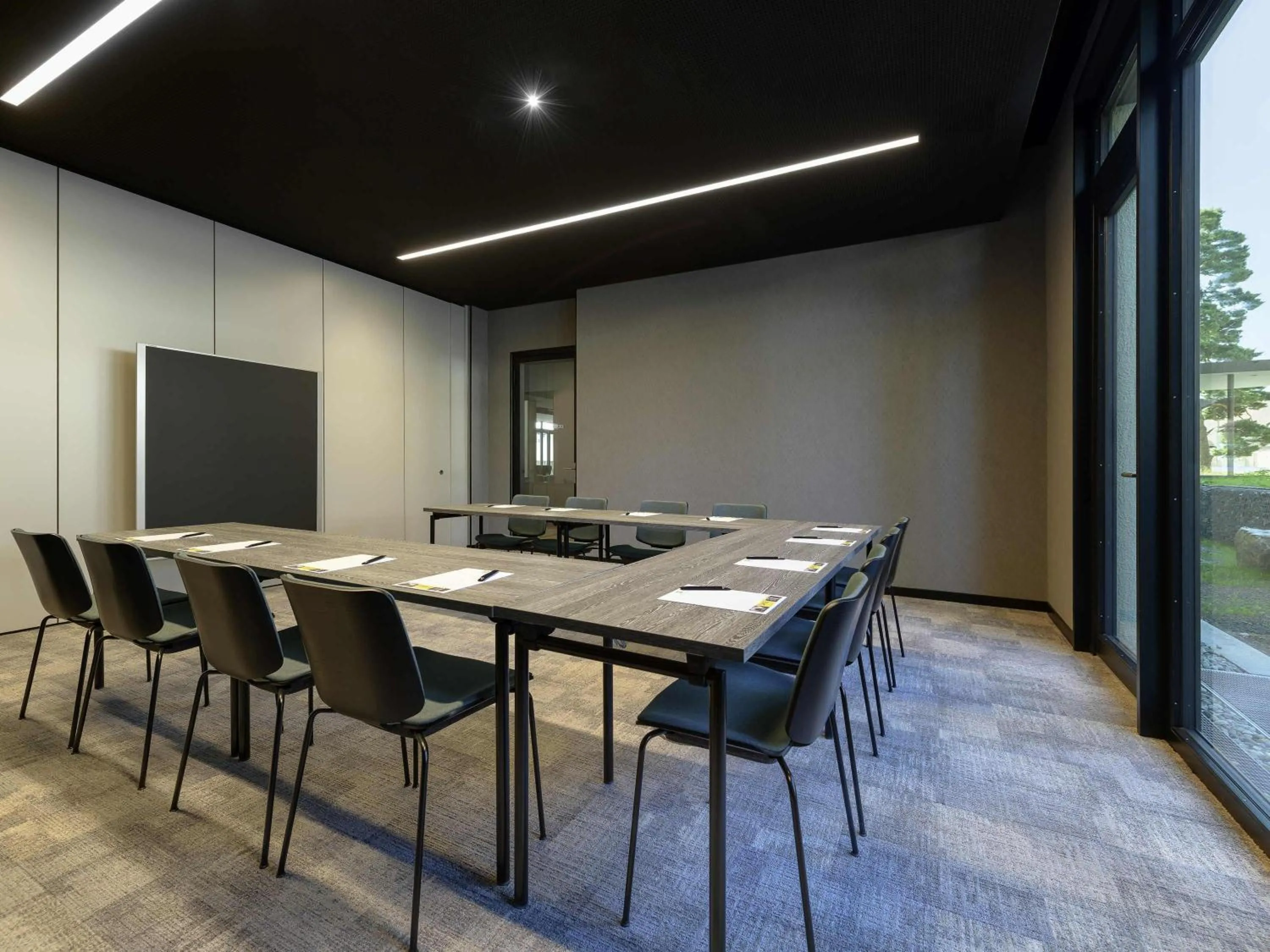 Meeting/conference room in ibis Styles Friedrichshafen