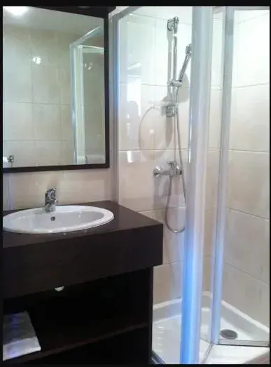 Twin Room in authentic by balladins – Rodez / Le Ségala Twin Room in authentic by balladins – Rodez / Le Ségala