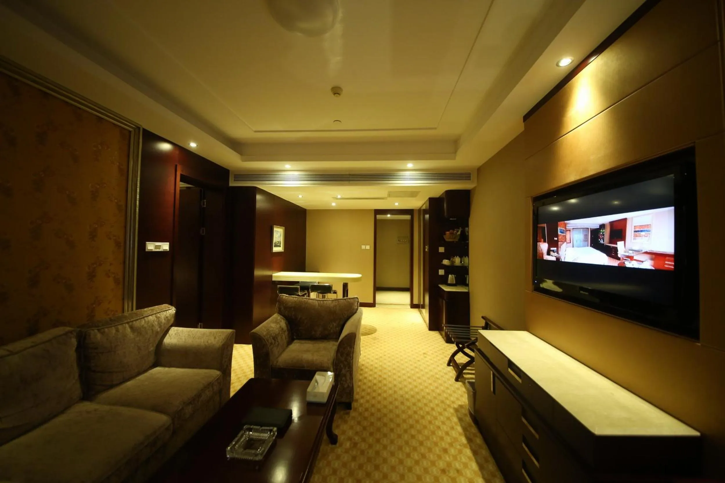 TV/Entertainment Center in Asia Hotel Yantai