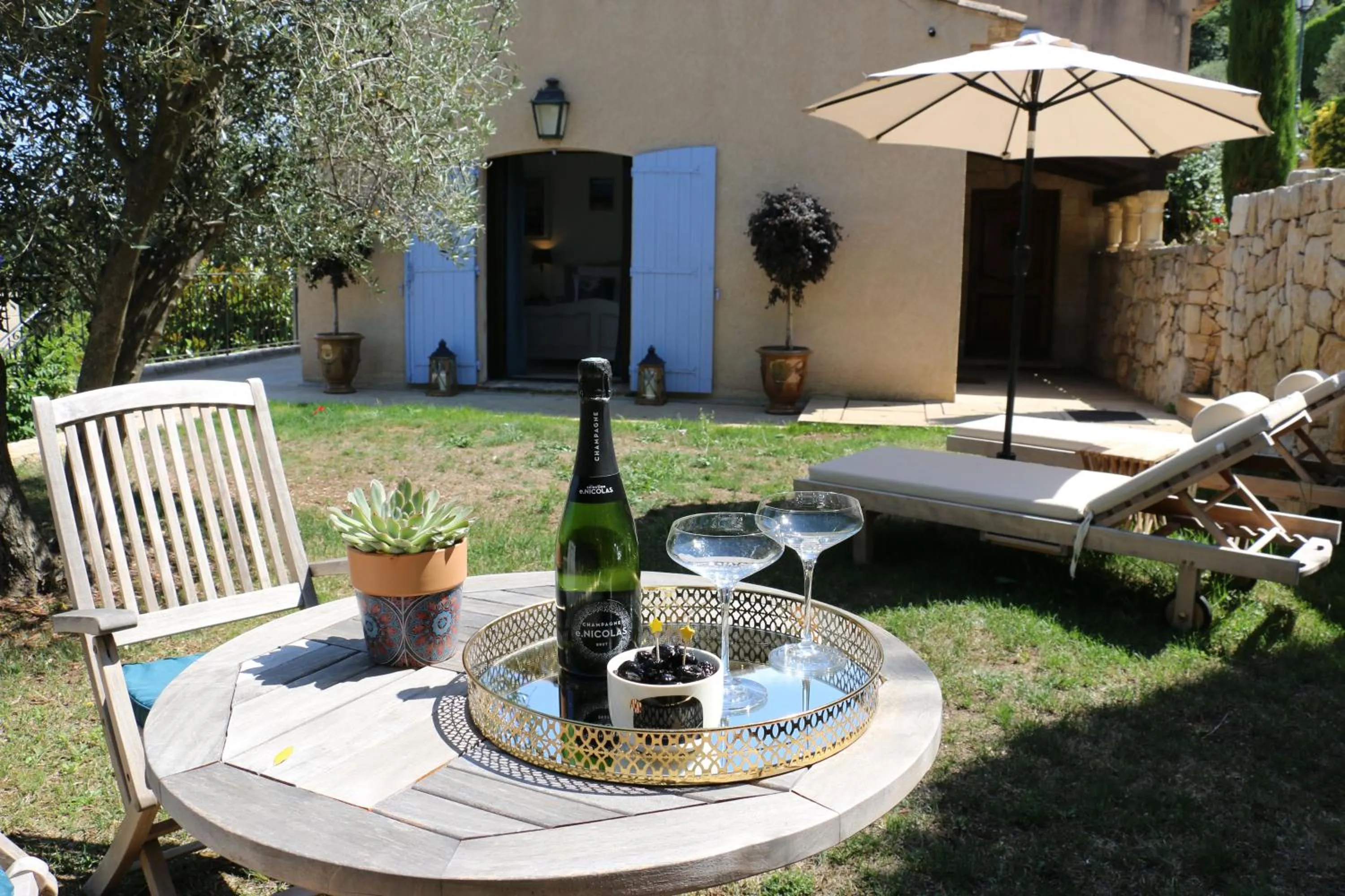 Property building in Loup Castel Boutique Hotel B&B