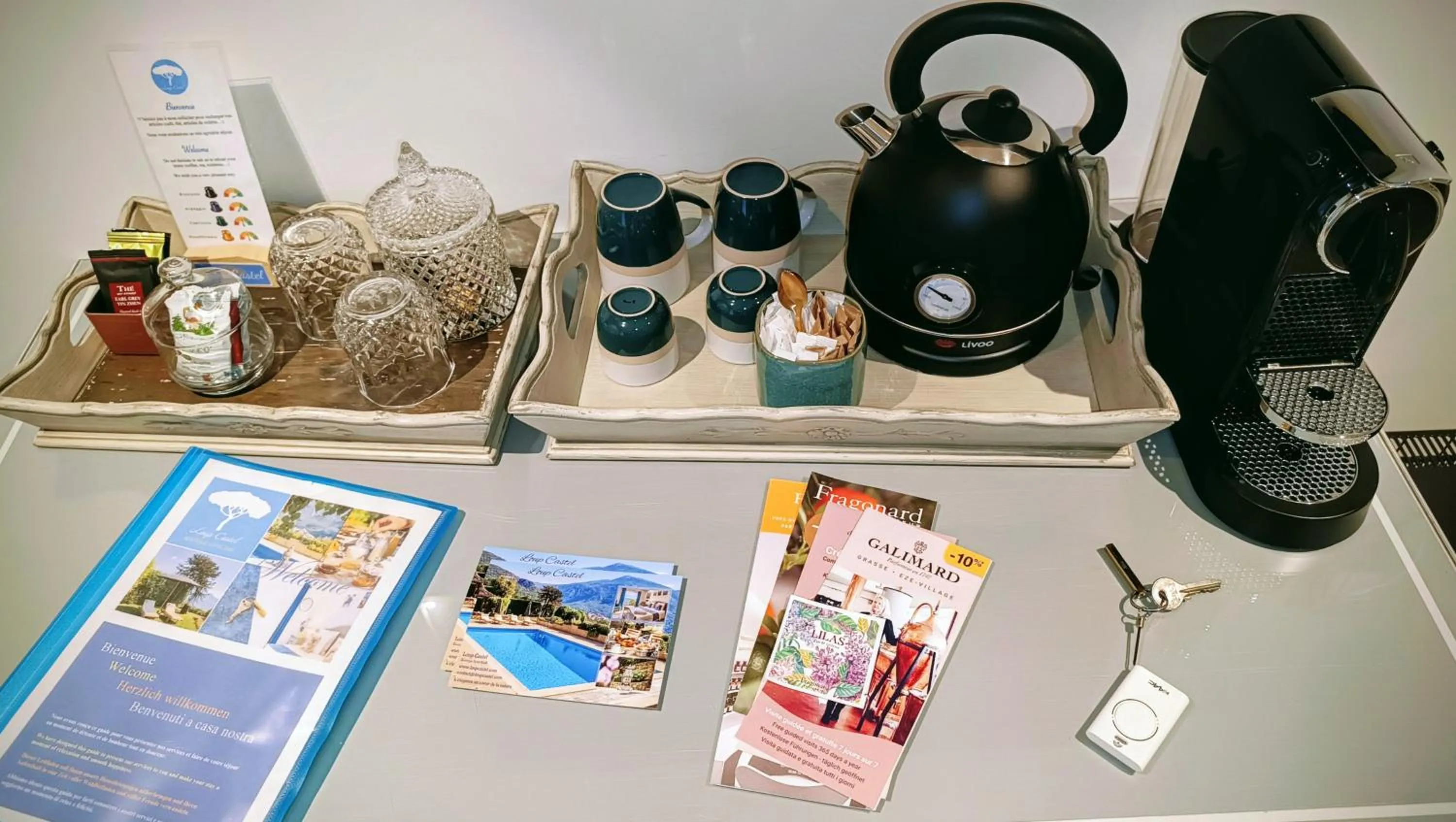 Coffee/tea facilities in Loup Castel Boutique Hotel B&B