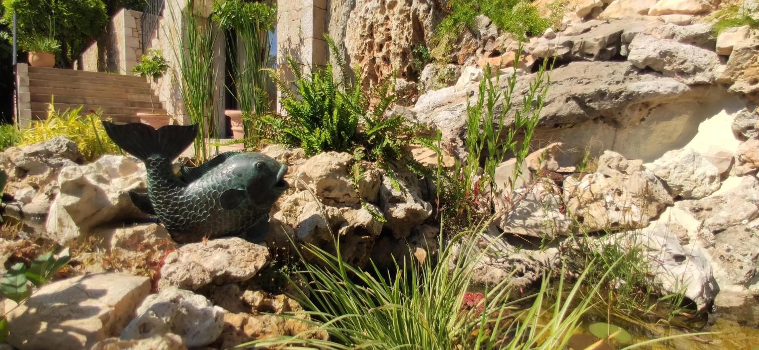 Property building in Loup Castel Boutique Hotel B&B