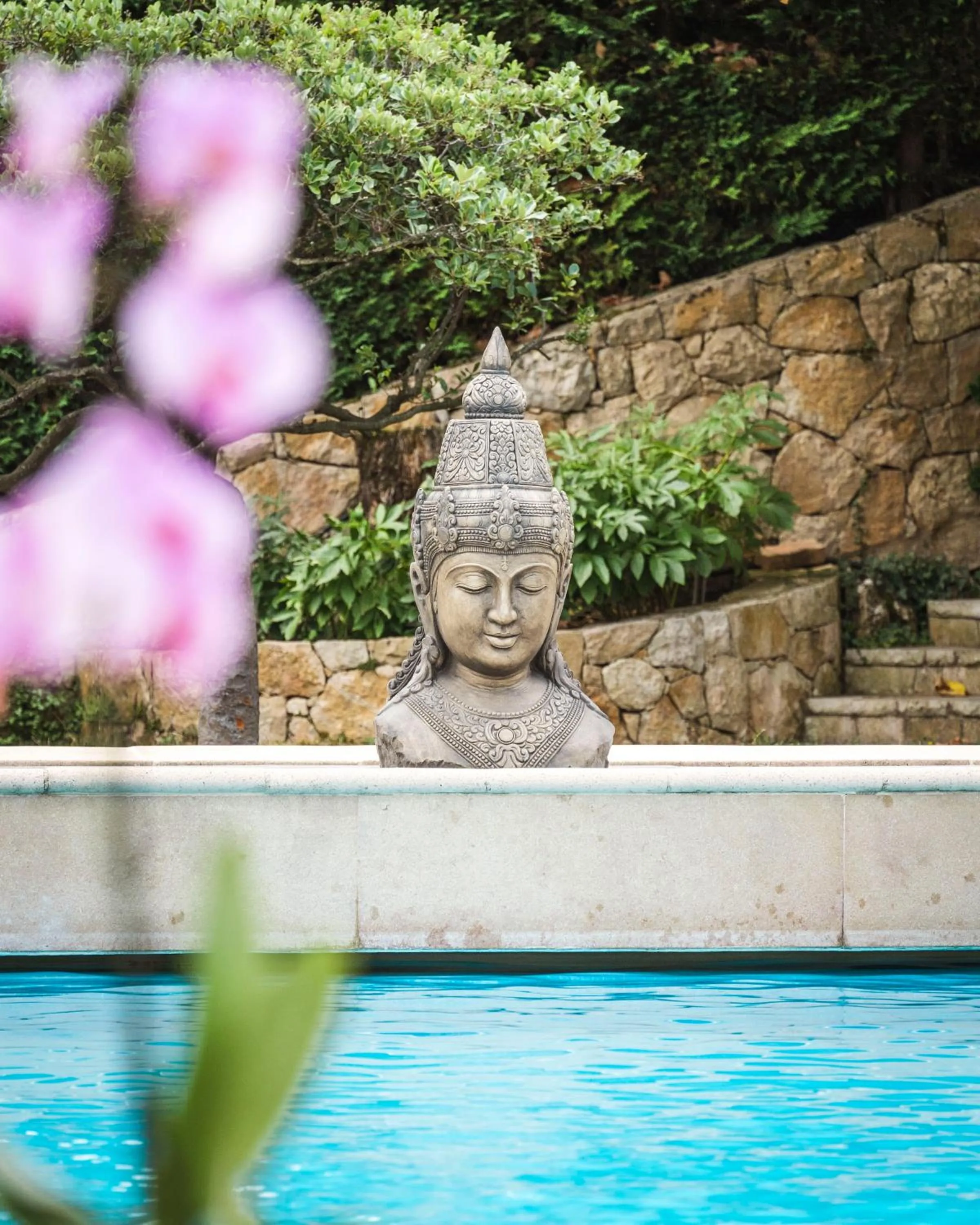 Spring in Loup Castel Boutique Hotel B&B