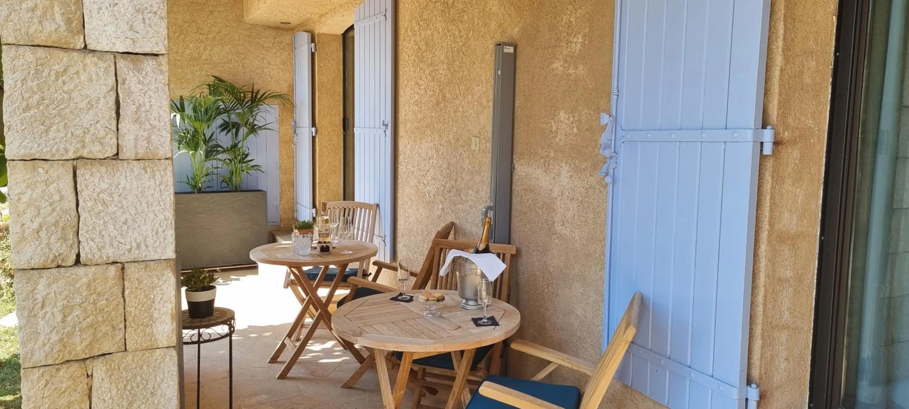 Patio in Loup Castel Boutique Hotel B&B