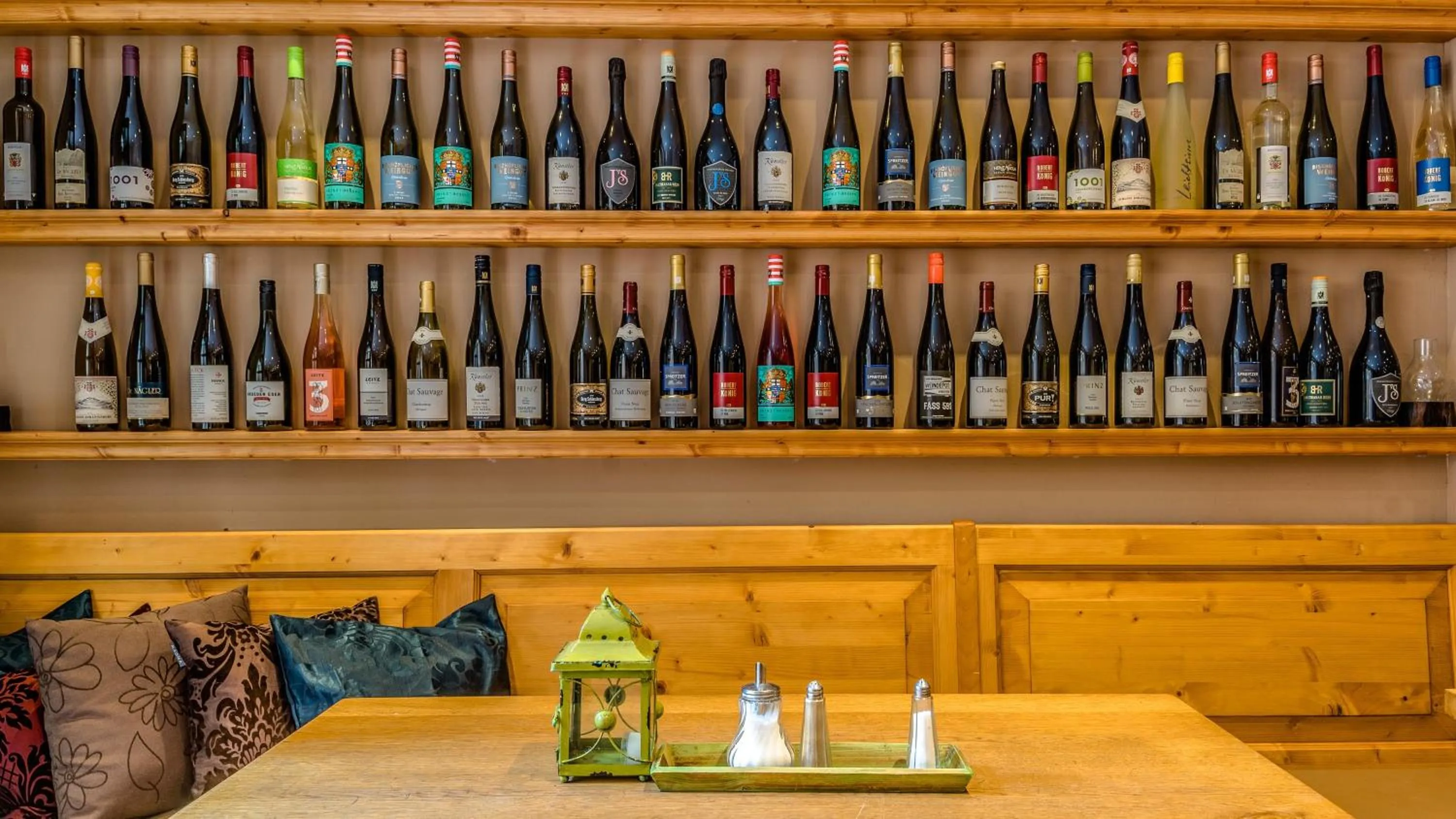 Restaurant/places to eat in Weinhotel des Riesling Zum Grünen Kranz