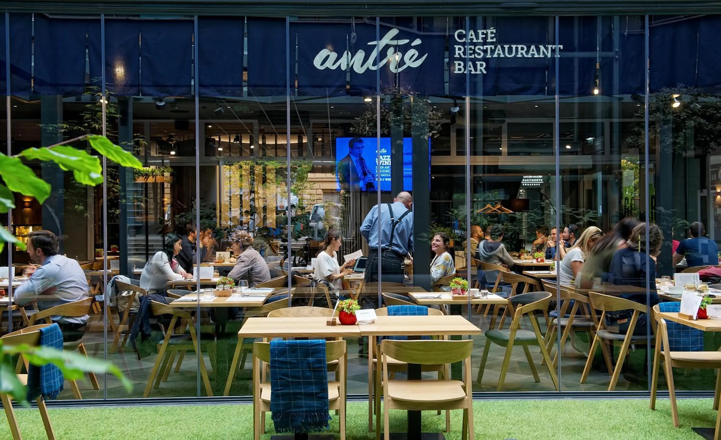 Restaurant/places to eat in 7Seasons Apartments Budapest