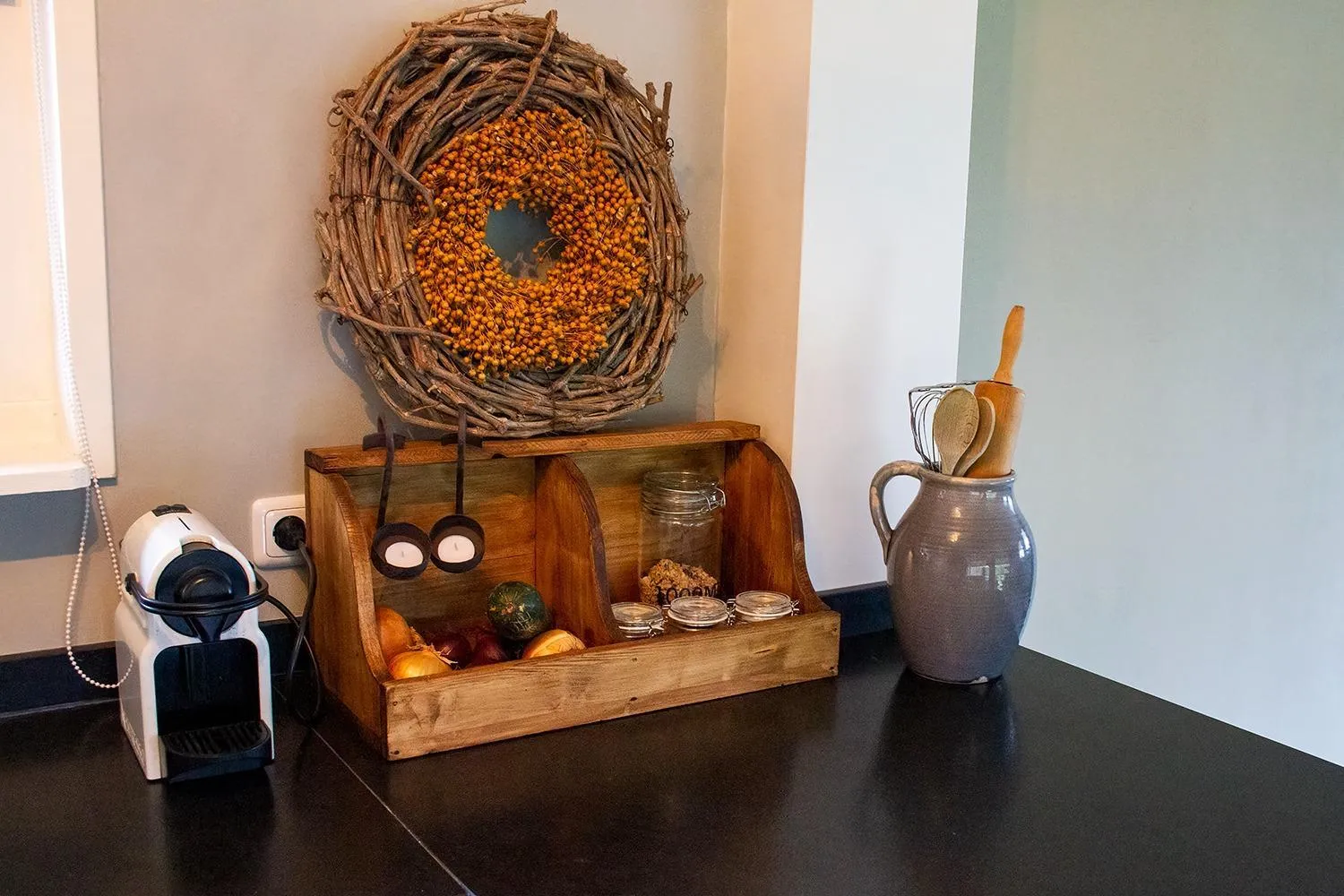 Coffee/tea facilities in Bed en Breakfast The Wooden Wall