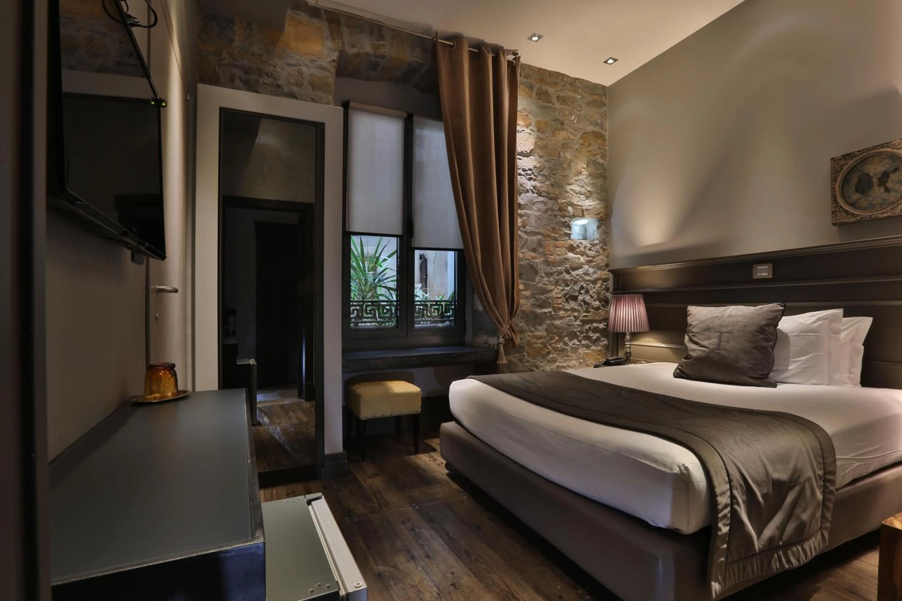 Photo of the whole room, Bed in Forvm boutique Hotel