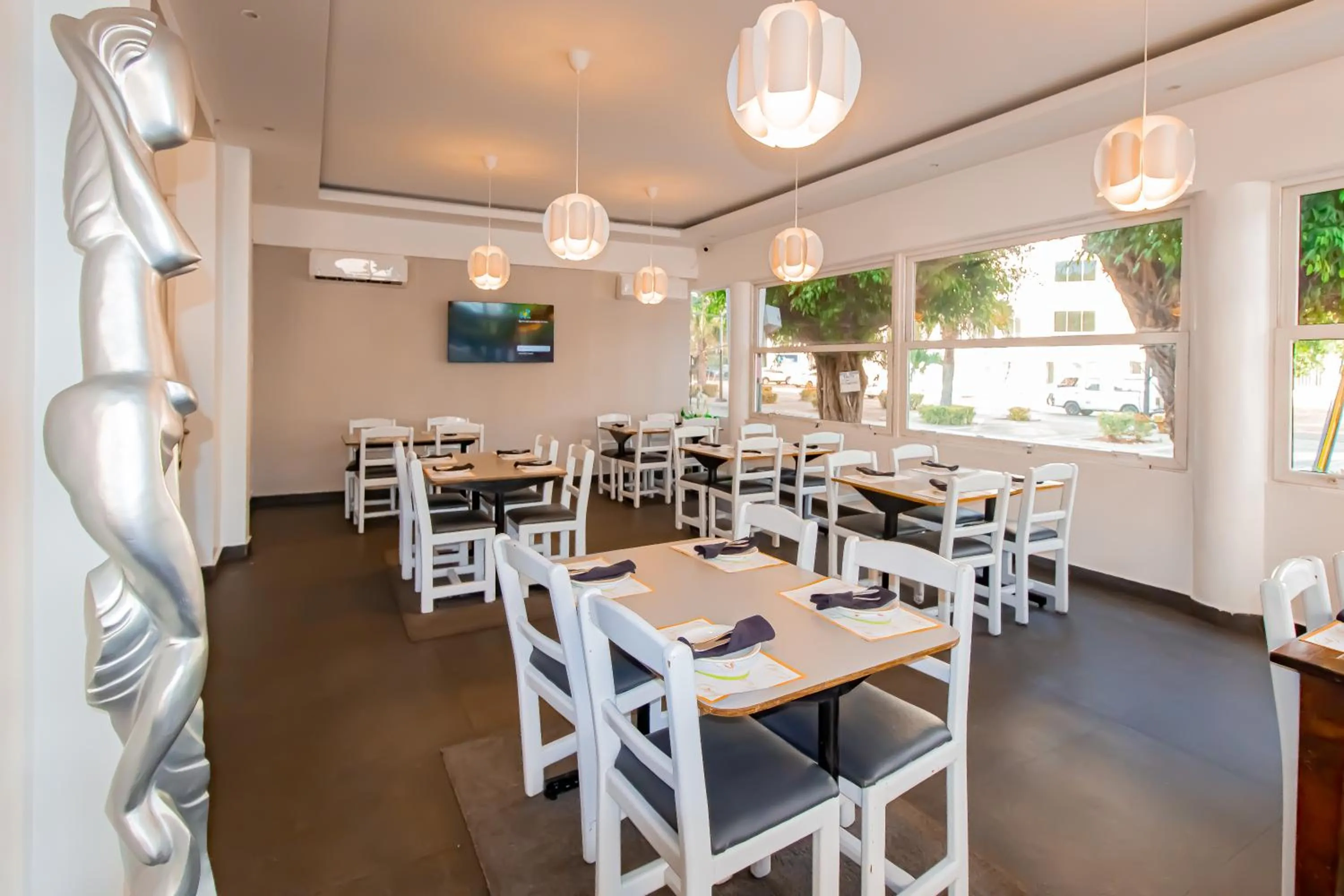 Restaurant/places to eat in Hotel Señorial