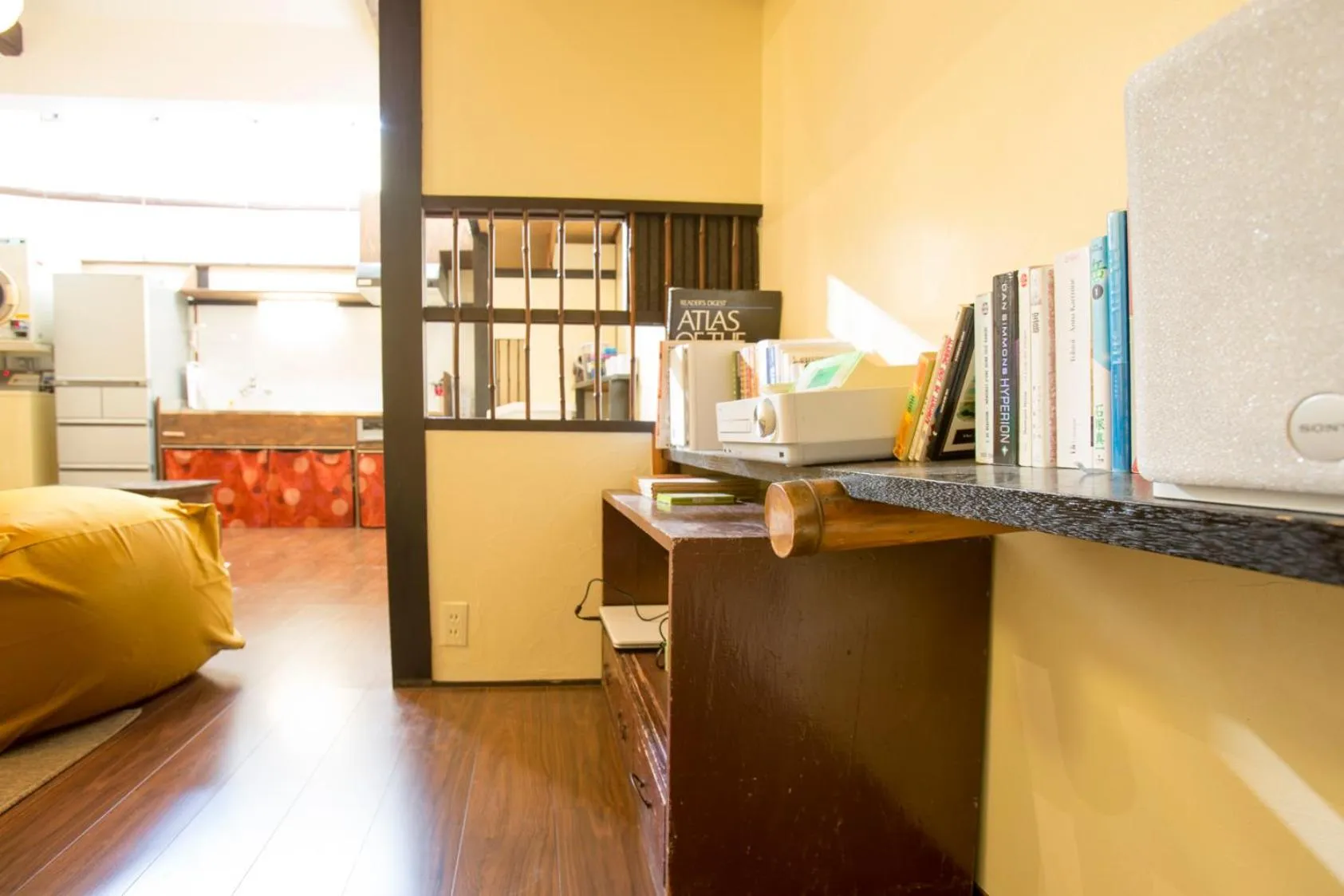 Communal lounge/ TV room in Osaka Guest House U-En