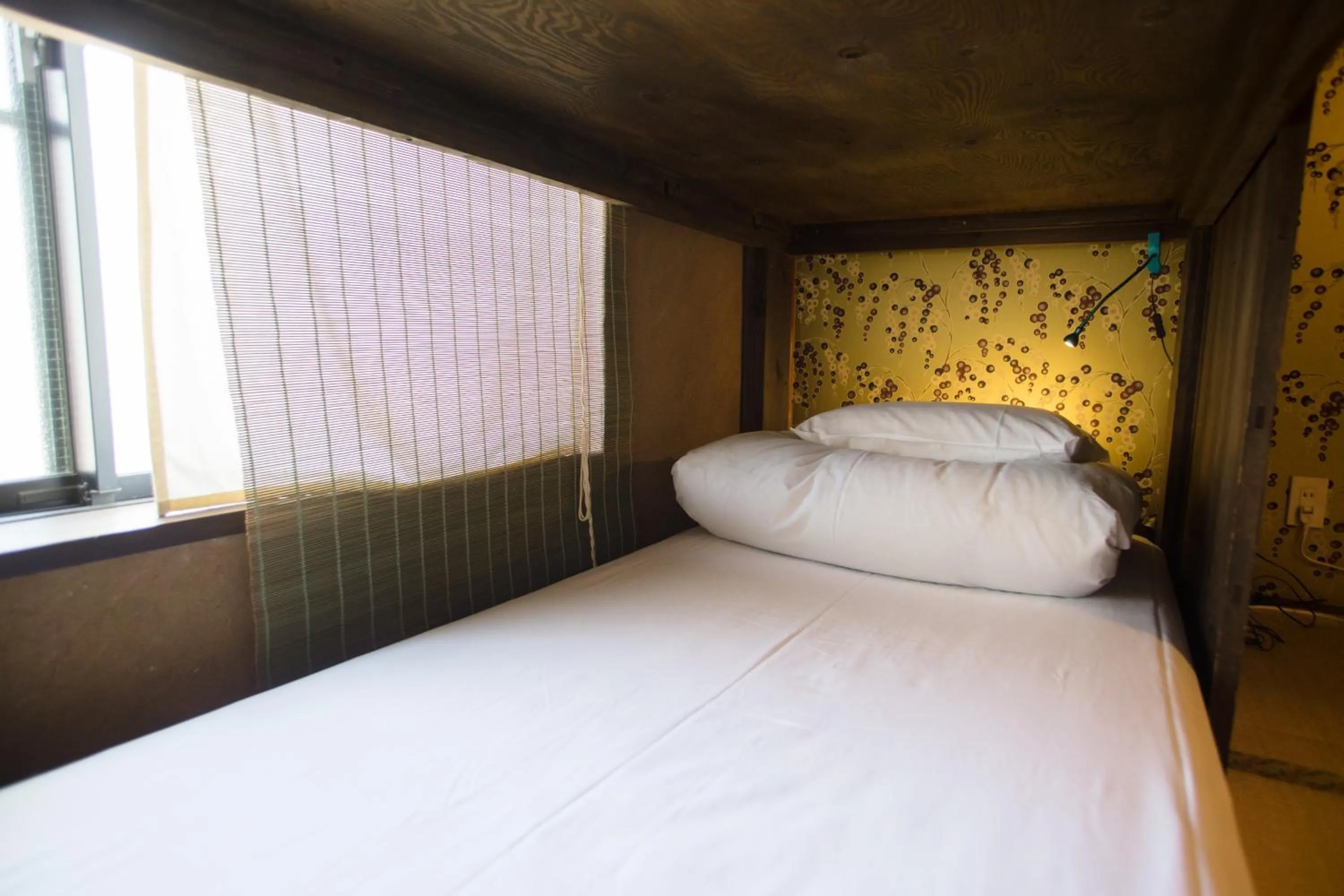 Bedroom, Bed in Osaka Guest House U-En