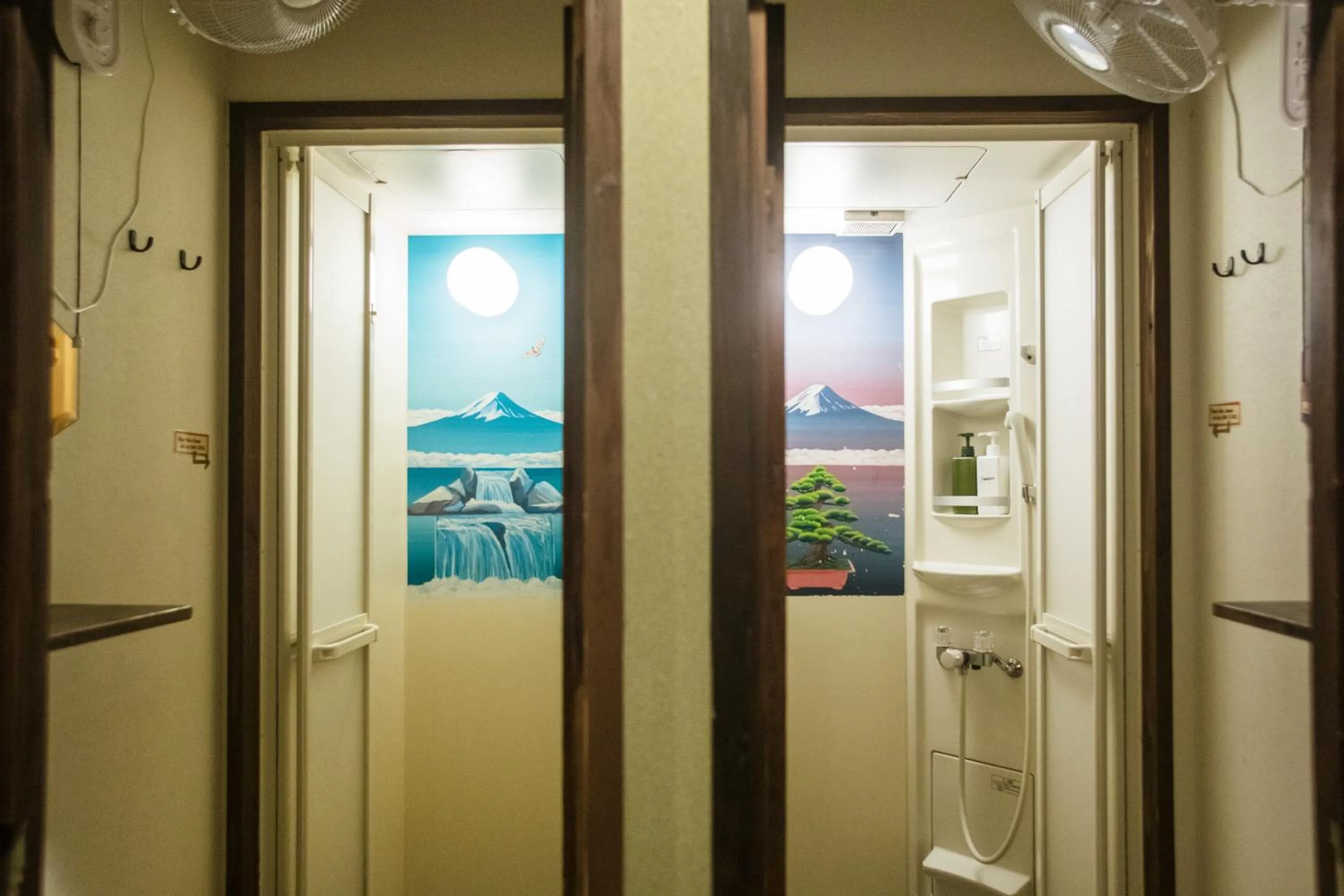 Shower in Osaka Guest House U-En